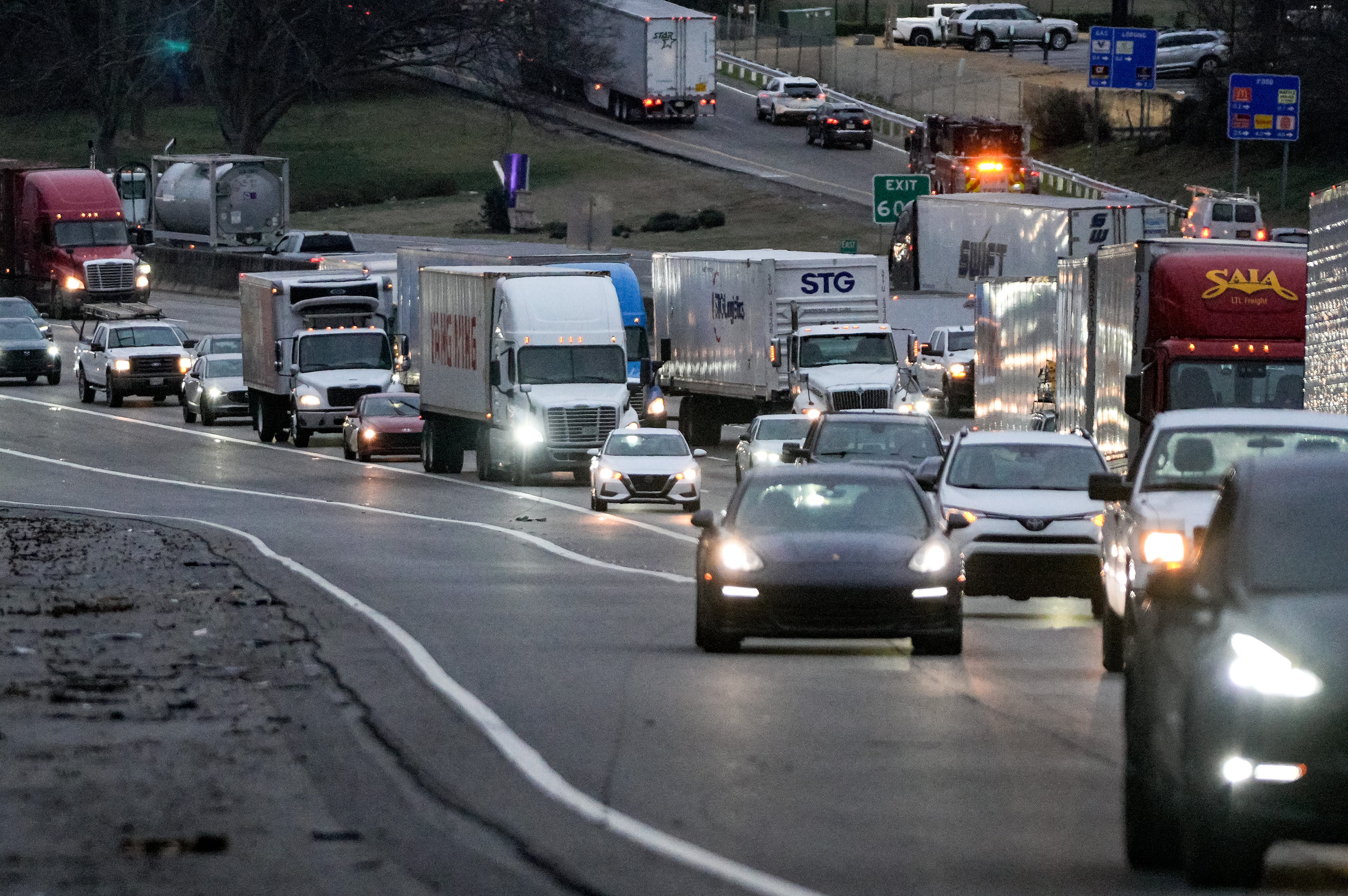I-285 South road sign removal to I-85