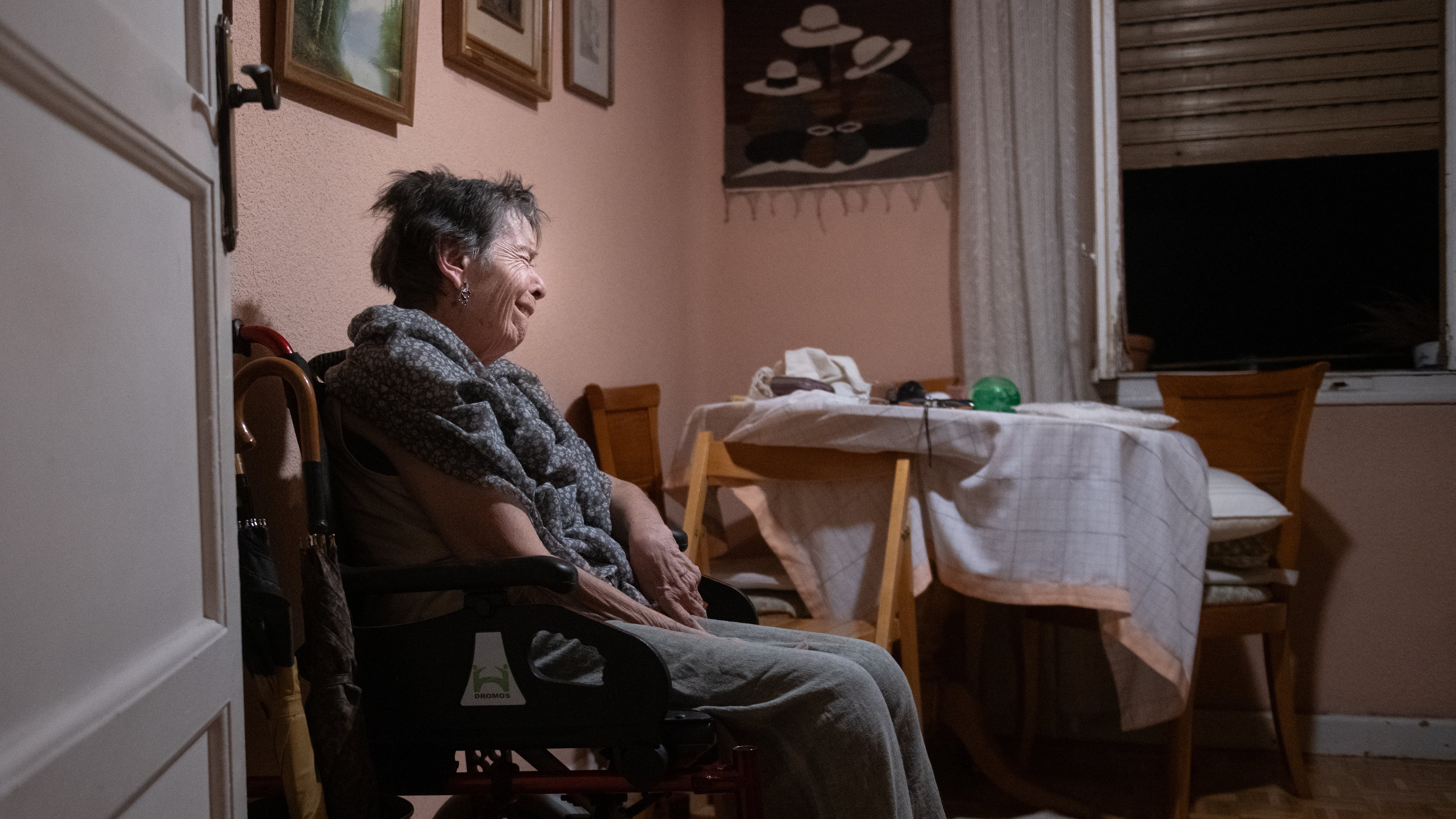 Maricarmen, 87, waits at home for police to arrive before being evicted from the home where she lived in Madrid, Spain, Wednesday, Sept. 23, 2026. (Fernando Sánchez/Europa Press via AP)