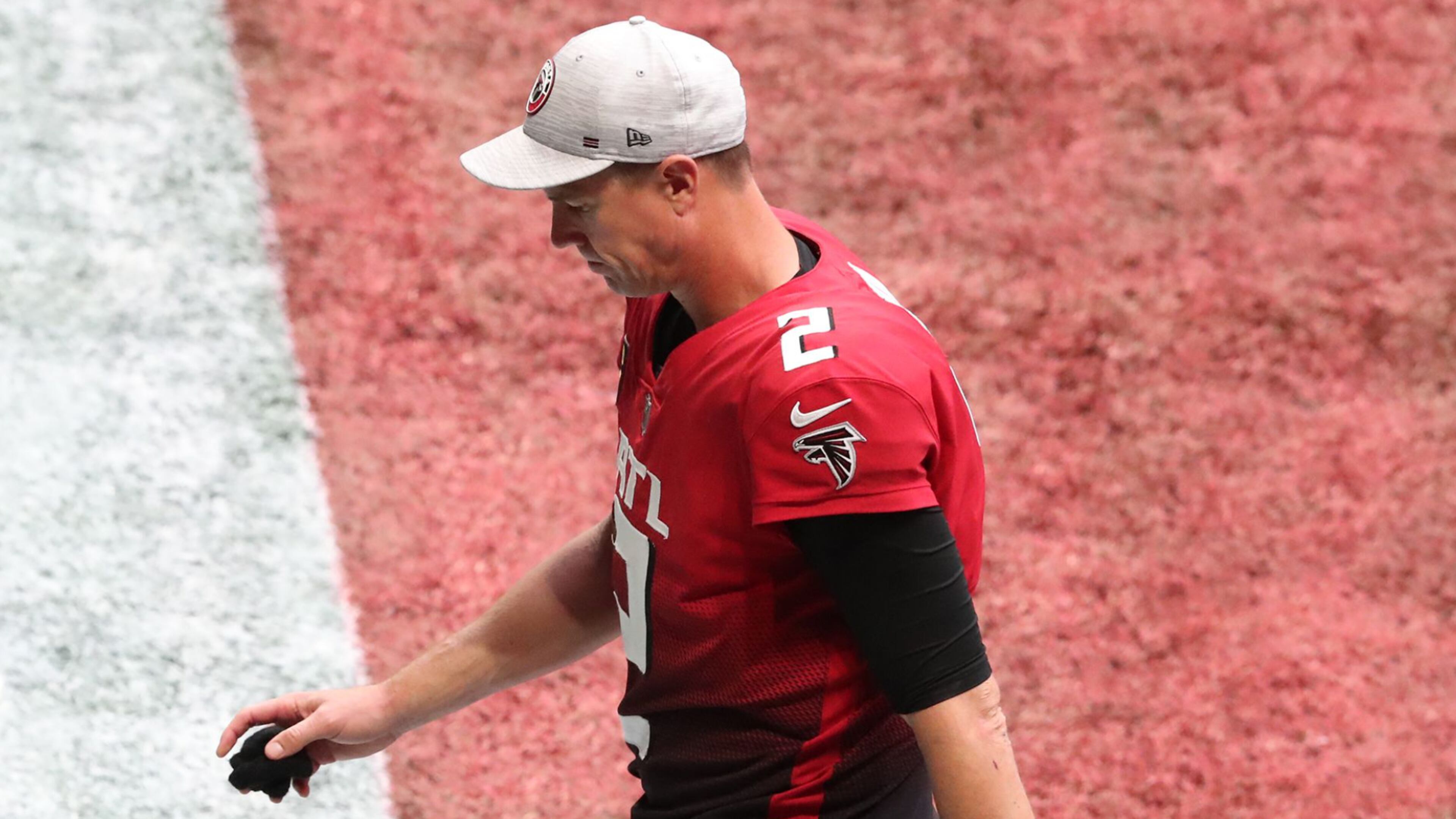 102520 Atlanta: Atlanta Falcons quarterback Matt Ryan walks off the field after falling 23-22 to the Detroit Lions Sunday, Oct. 25, 2020, at Mercedes-Benz Stadium in Atlanta. (Curtis Compton / Curtis.Compton@ajc.com)