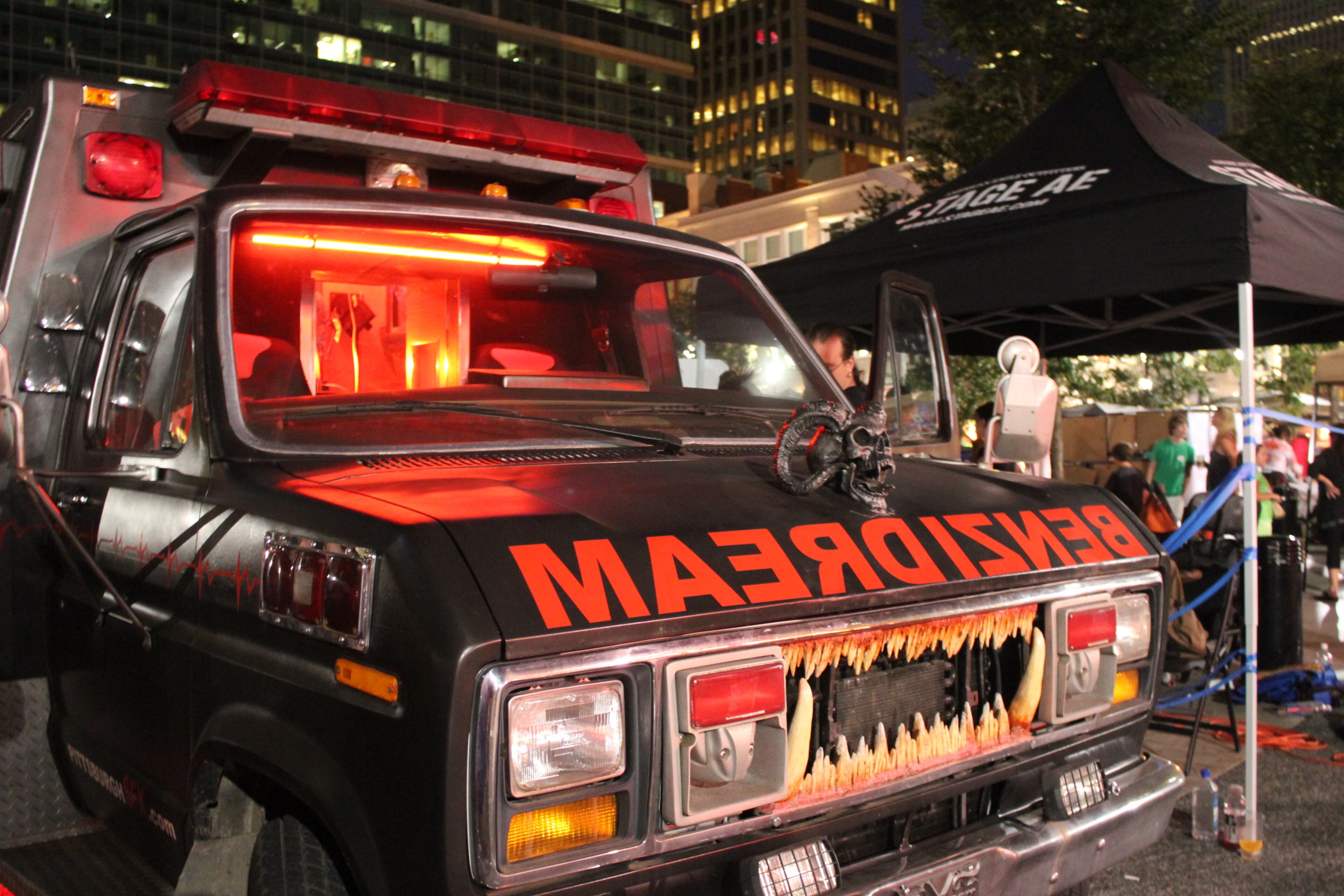 Pittsburgh's Zombiefest attempts to claim the Guiness World Record for " Largest Gathering of Zombies" again.