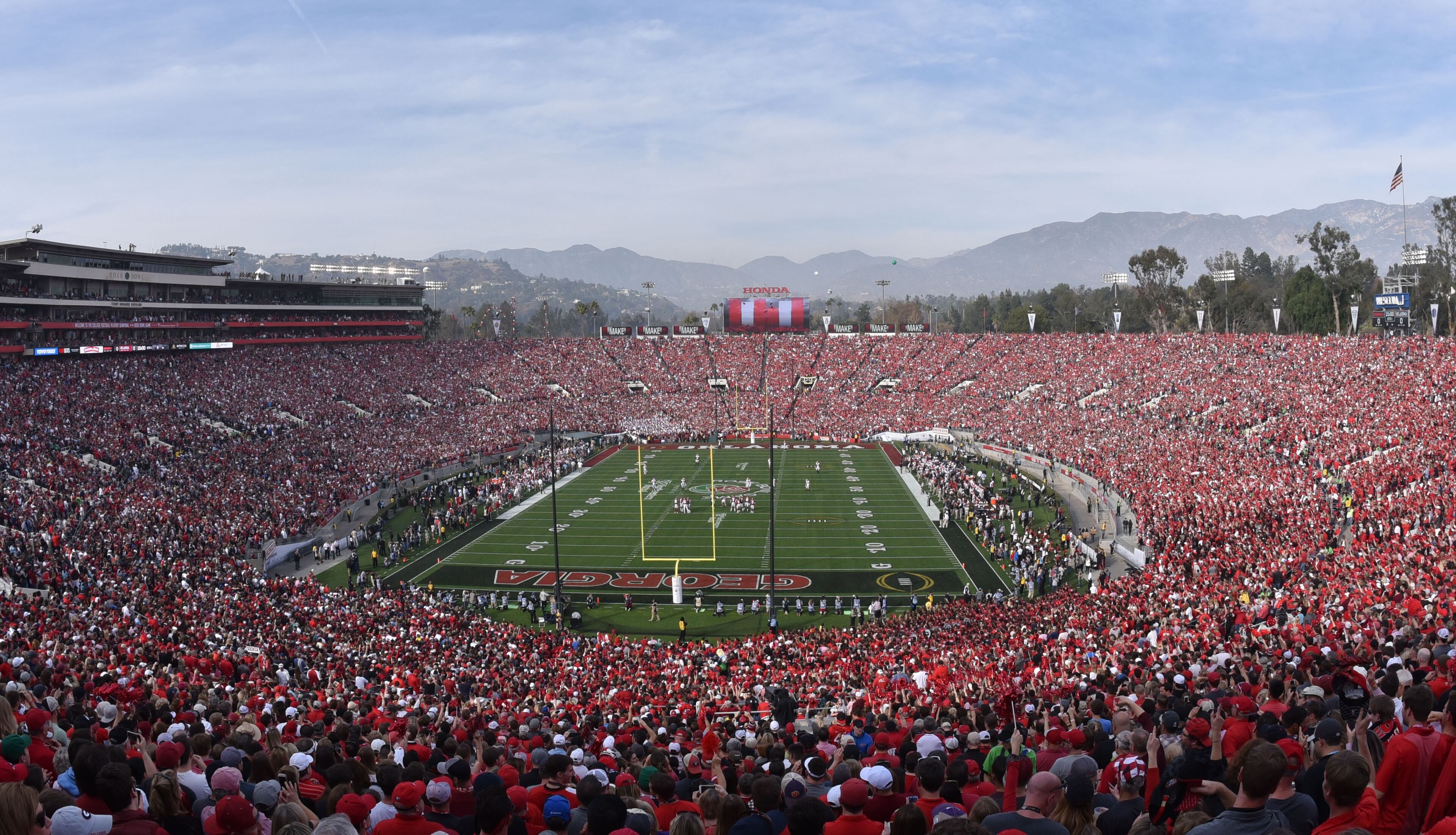 Fans cheer during the College Football Playoff Semifinal between Georgia and Oklahoma at Rose Bowl Stadium in Pasadena, California on Monday, January 1, 2018. Hyosub Shin / hshin@ajc.com