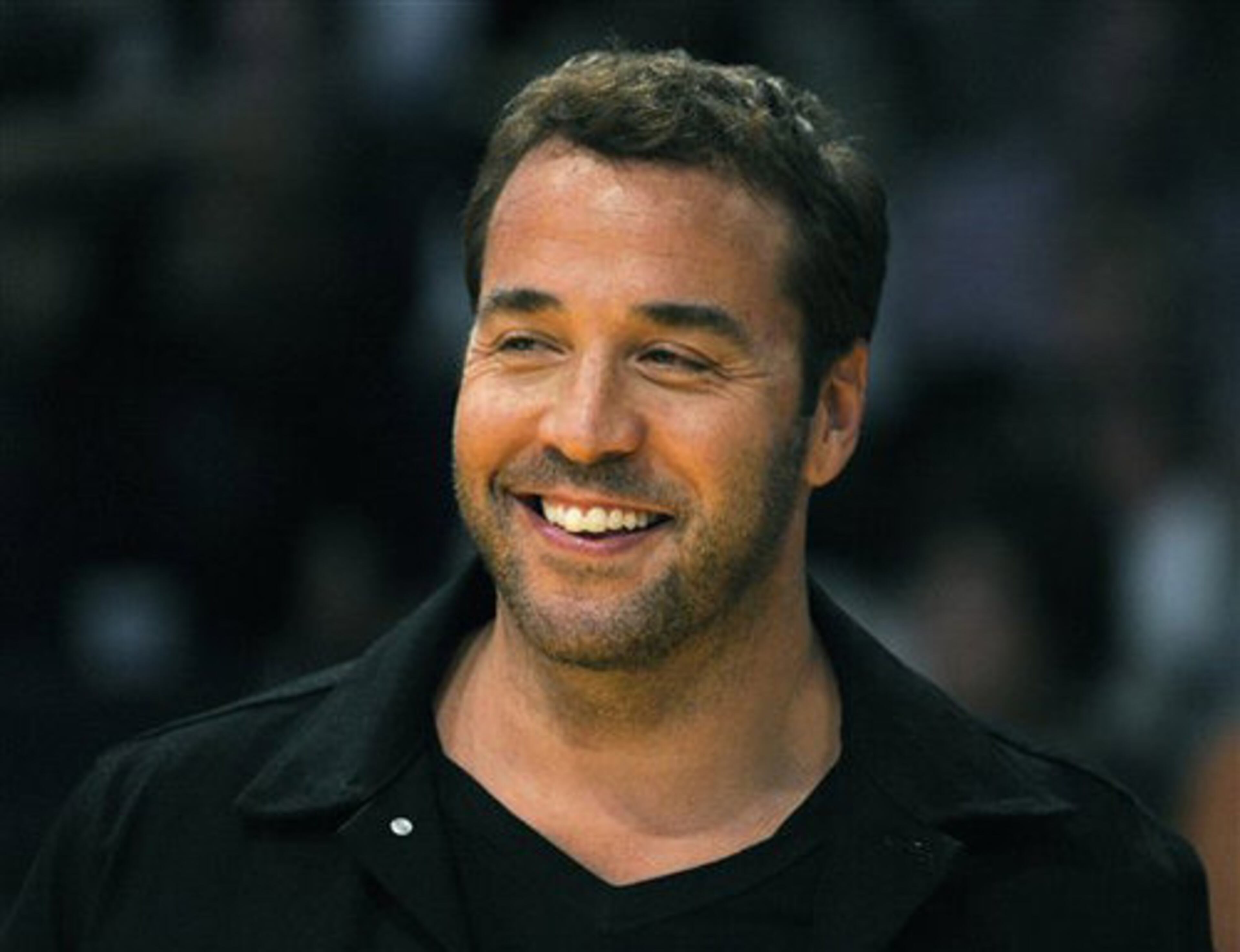 Actor Jeremy Piven enjoys watching the Lakers win 118-78.