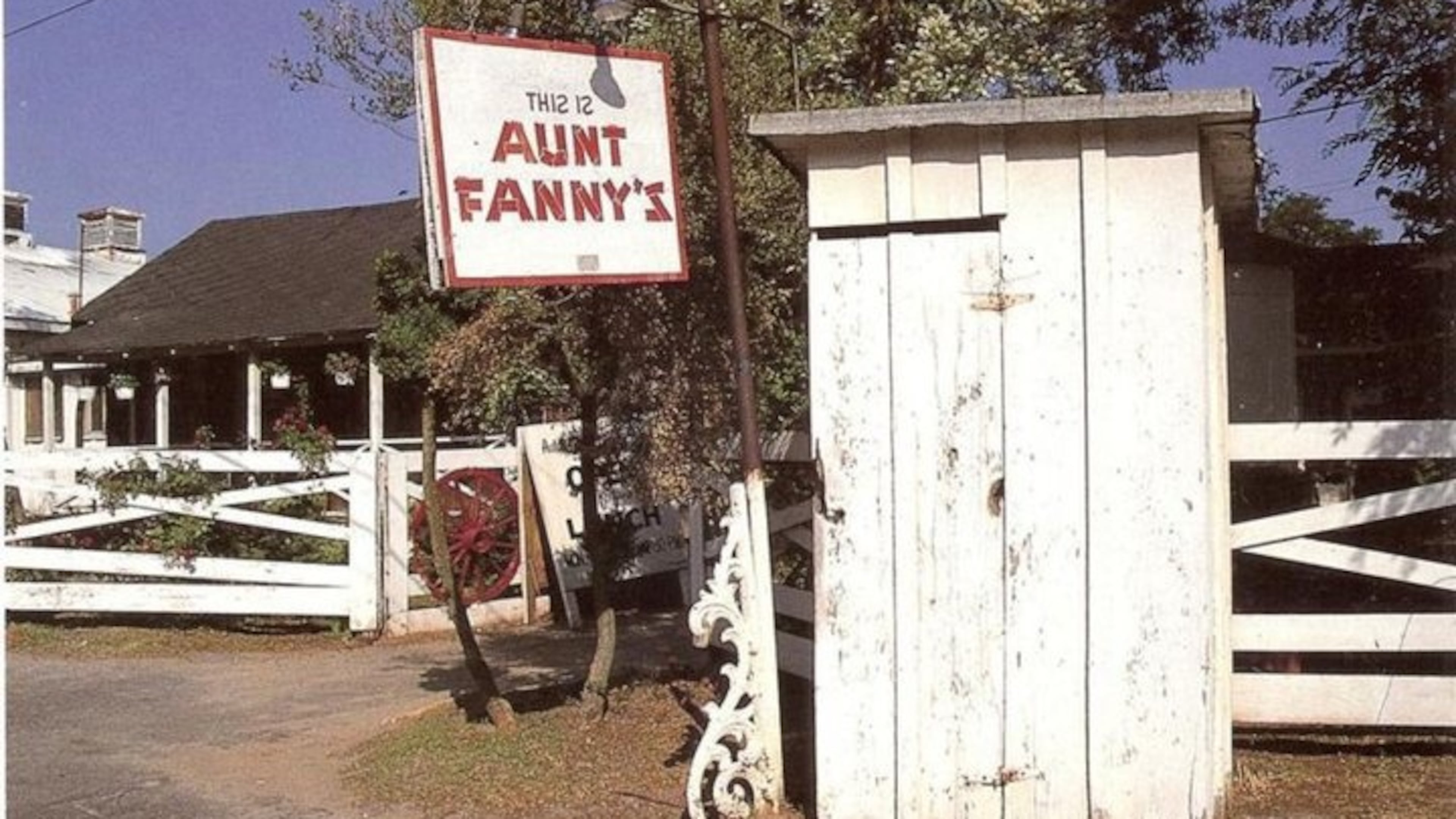 Vintage photo of Aunt Fanny’s Cabin. Smyrna city leaders issued a letter detailing plans for the former restaurant. (AJC file)