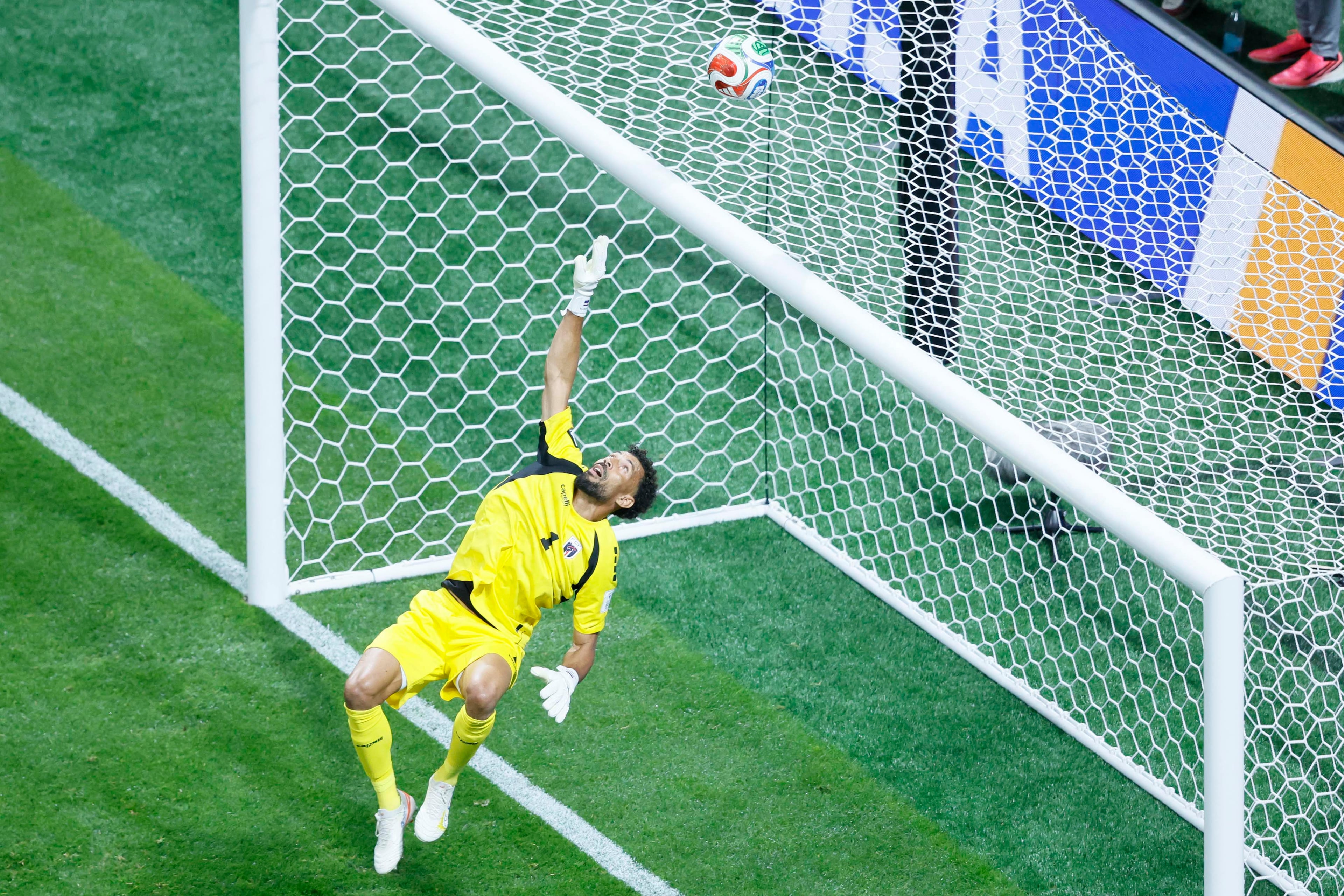 Cape Verde goalkeeper Vozinha makes a save during a World Cup Group H match at Atlanta Stadium (Mercedes-Benz Stadium) on Monday, June 15, 2026. (Miguel Martinez/AJC)