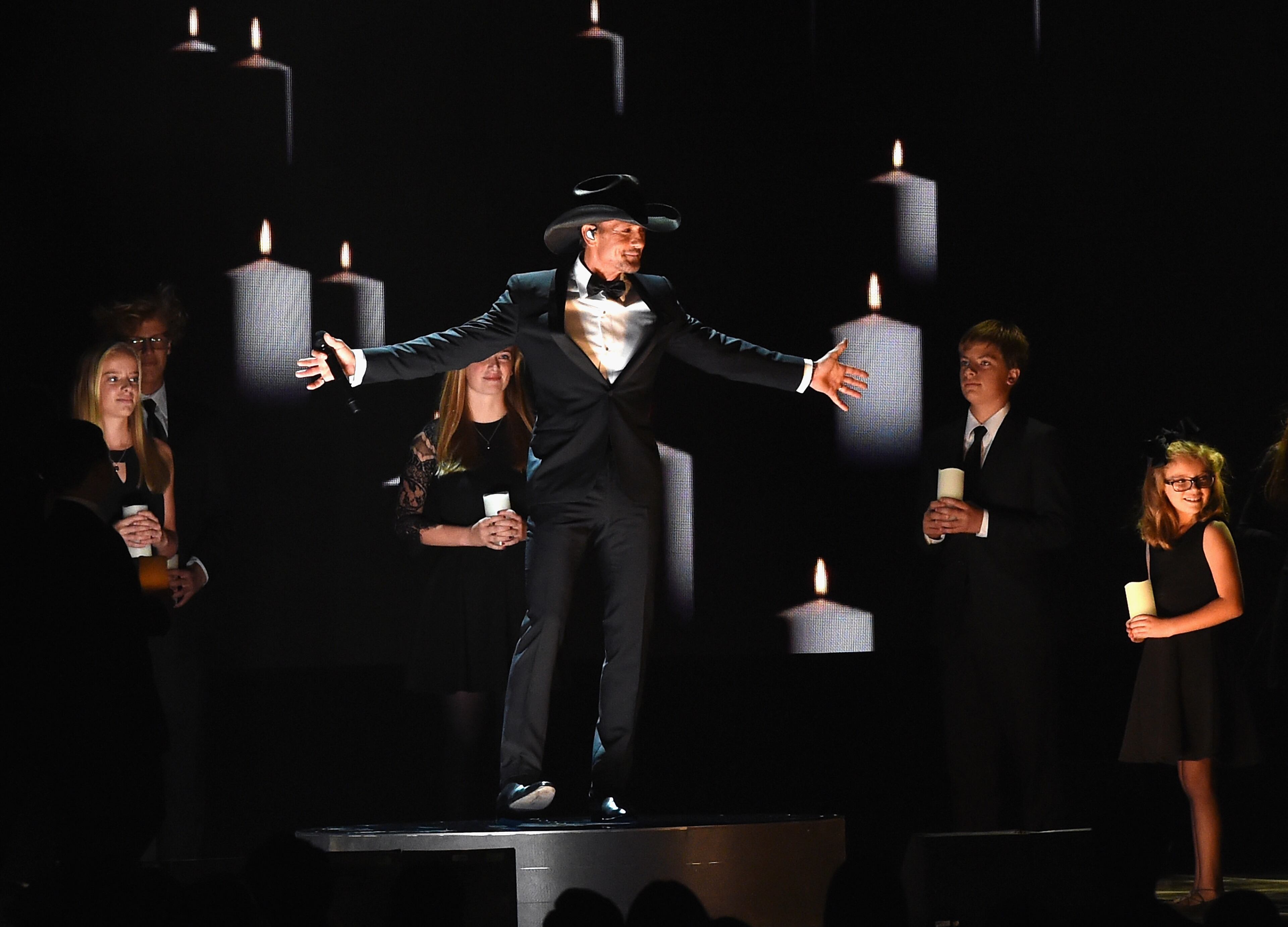NASHVILLE, TN - NOVEMBER 02: Tim McGraw performs onstage at the 50th annual CMA Awards at the Bridgestone Arena on November 2, 2016 in Nashville, Tennessee. (Photo by Rick Diamond/Getty Images)