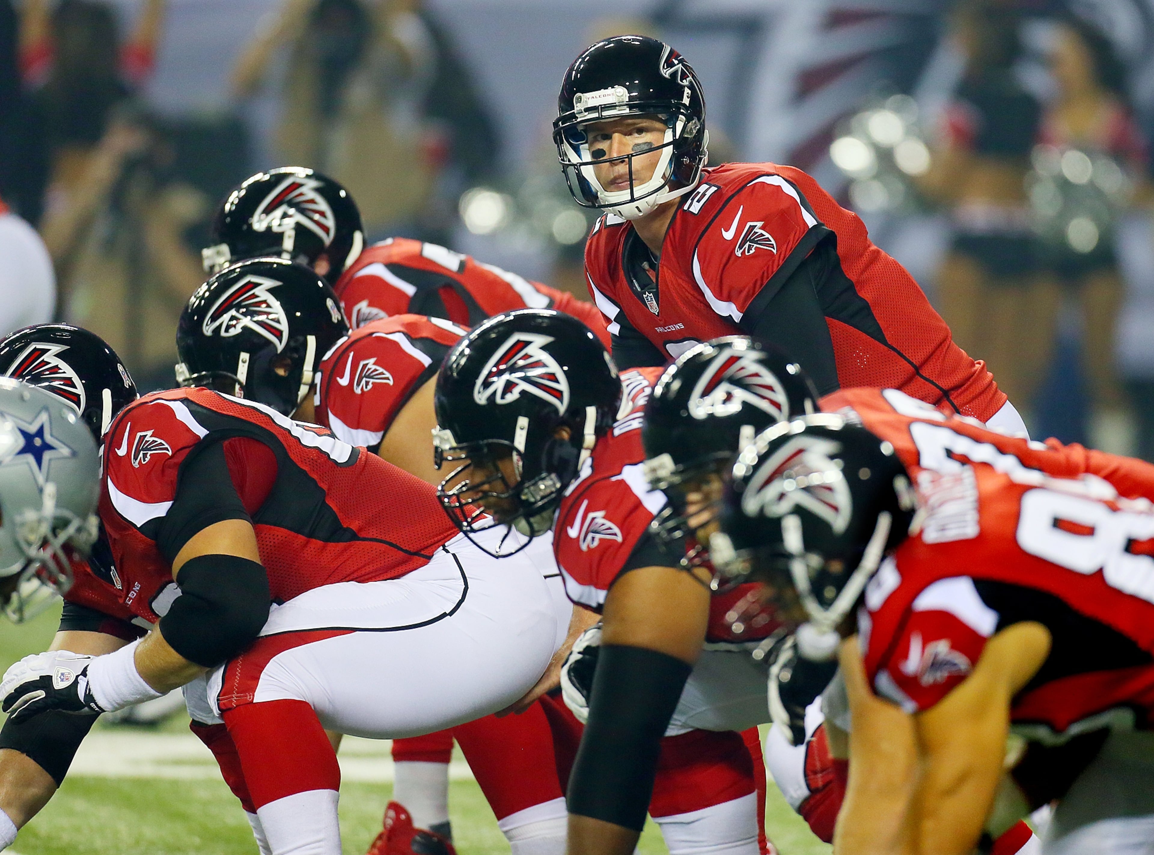 The Atlanta Falcons have the best record in the NFC and are tied with the Houston Texans for the best record in the NFL. Will both teams continue as the best in their conferences - and advance to the Super Bowl? Here's what the oddsmakers think.