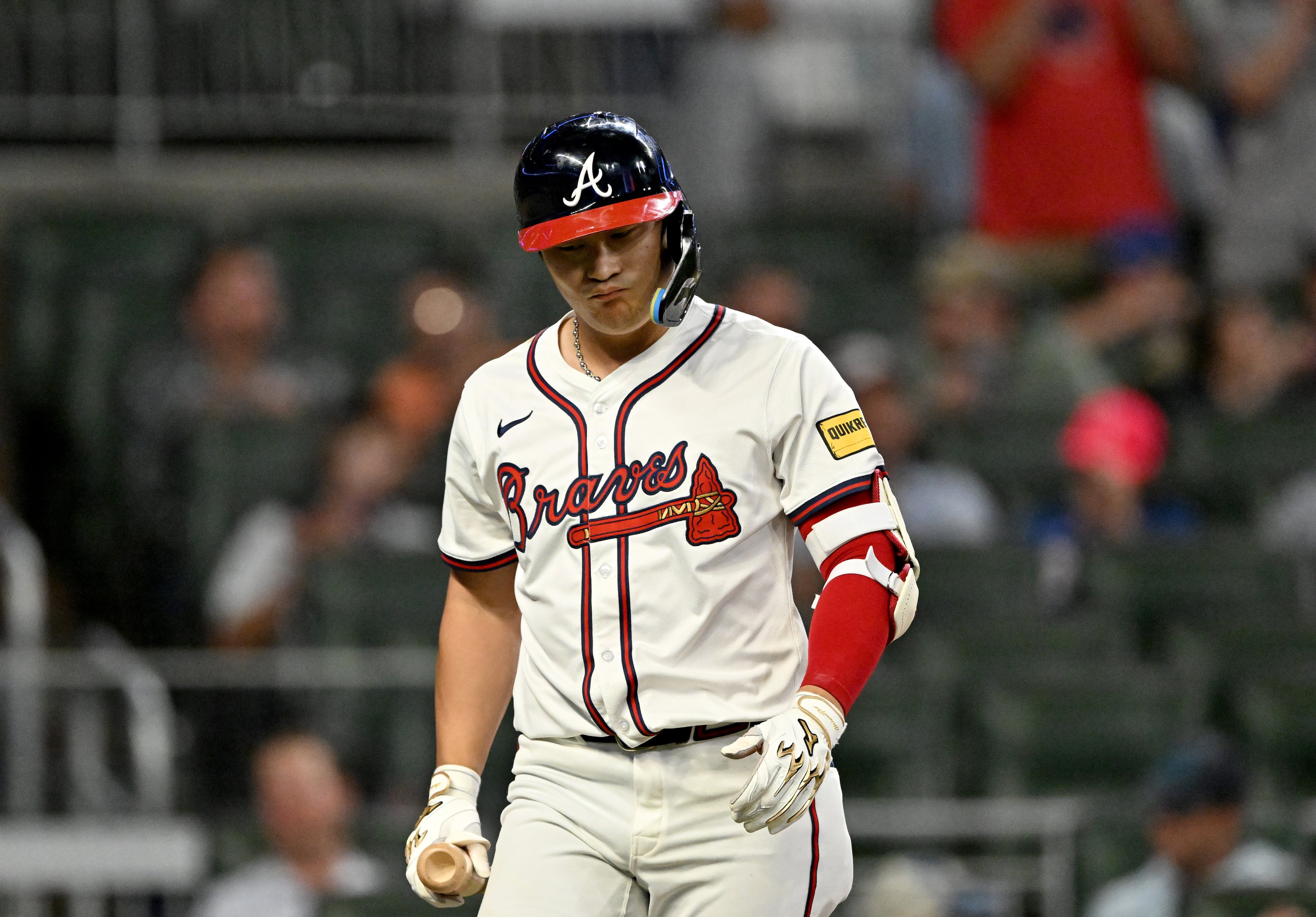 Atlanta Braves shortstop Ha-Seong Kim (9) reacts after striking out to end the ninth inning of a baseball game at Truist Park, Tuesday, September 9, 2025, in Atlanta. Chicago Cubs won 6-1 over Atlanta Braves. (Hyosub Shin / AJC)