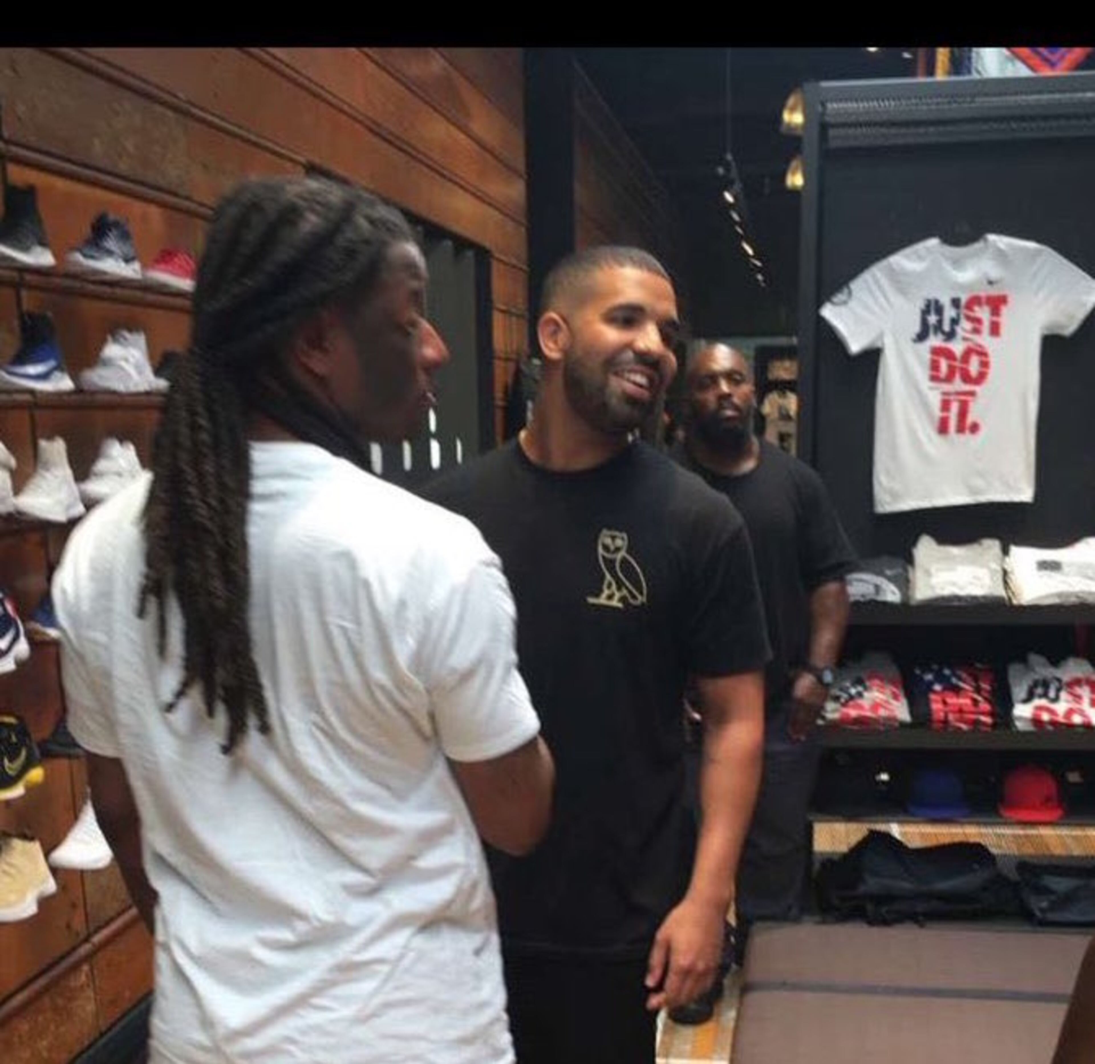 Somebody tweeted their snap about Drake at Lenox. We applaud that sort of multitasking. Just do it, indeed!