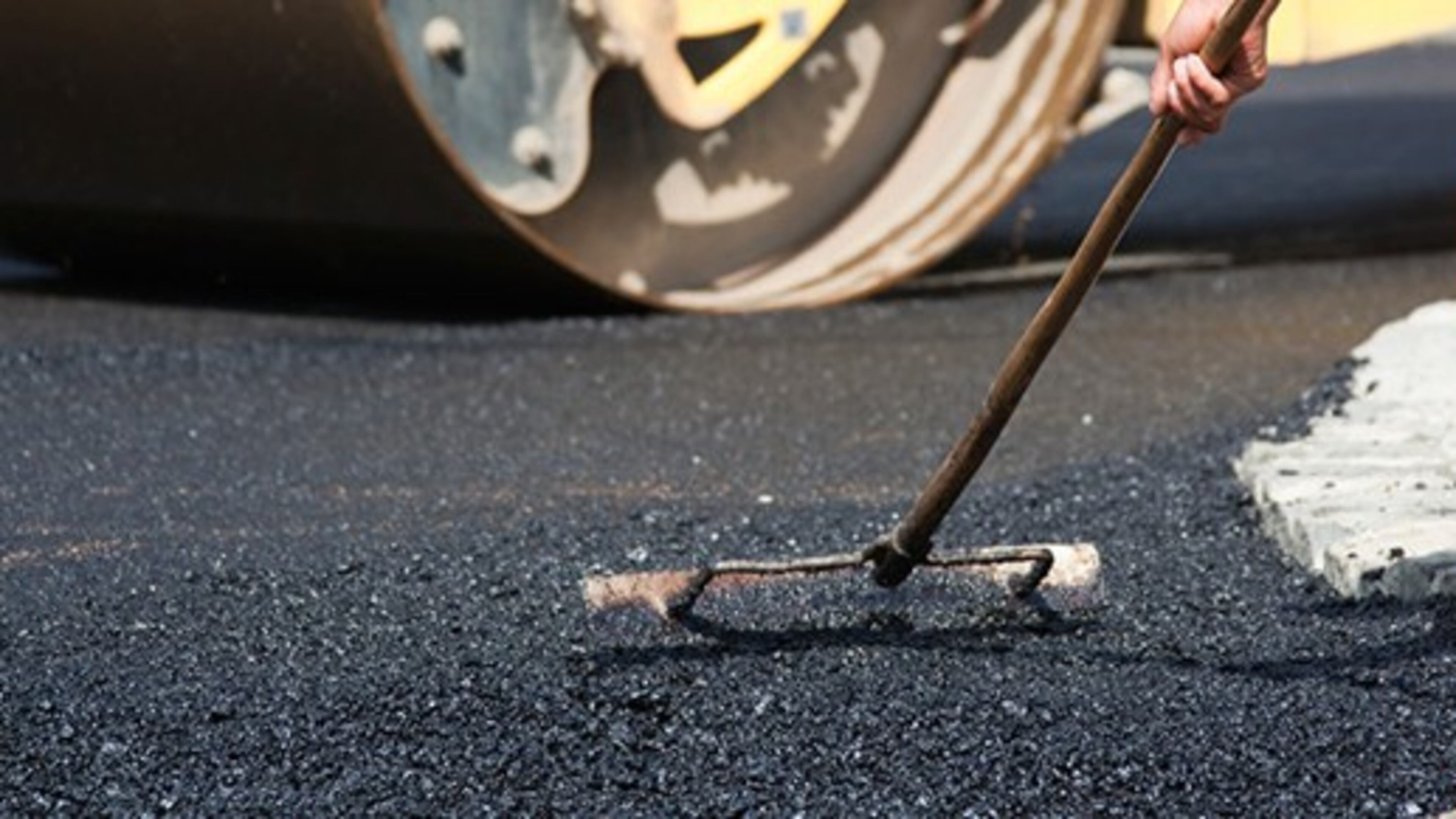 North Decatur Road, between Webster Drive and Clairmont Road, will be closed to through-traffic from 8 a.m. through 5 p.m. Oct. 17 for milling and paving work. AJC file photo