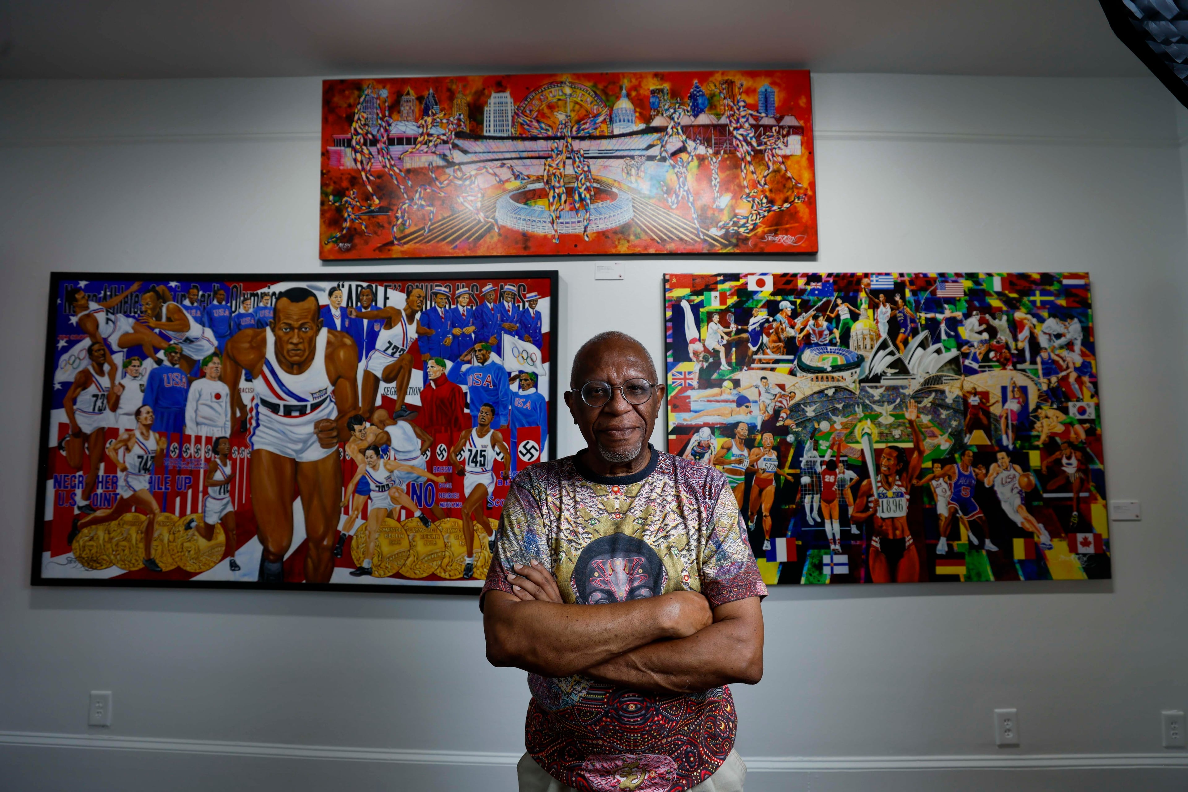 Self-taught visual artist Steve Allen shows talent doesn’t have a timeline. (Miguel Martinez/AJC)