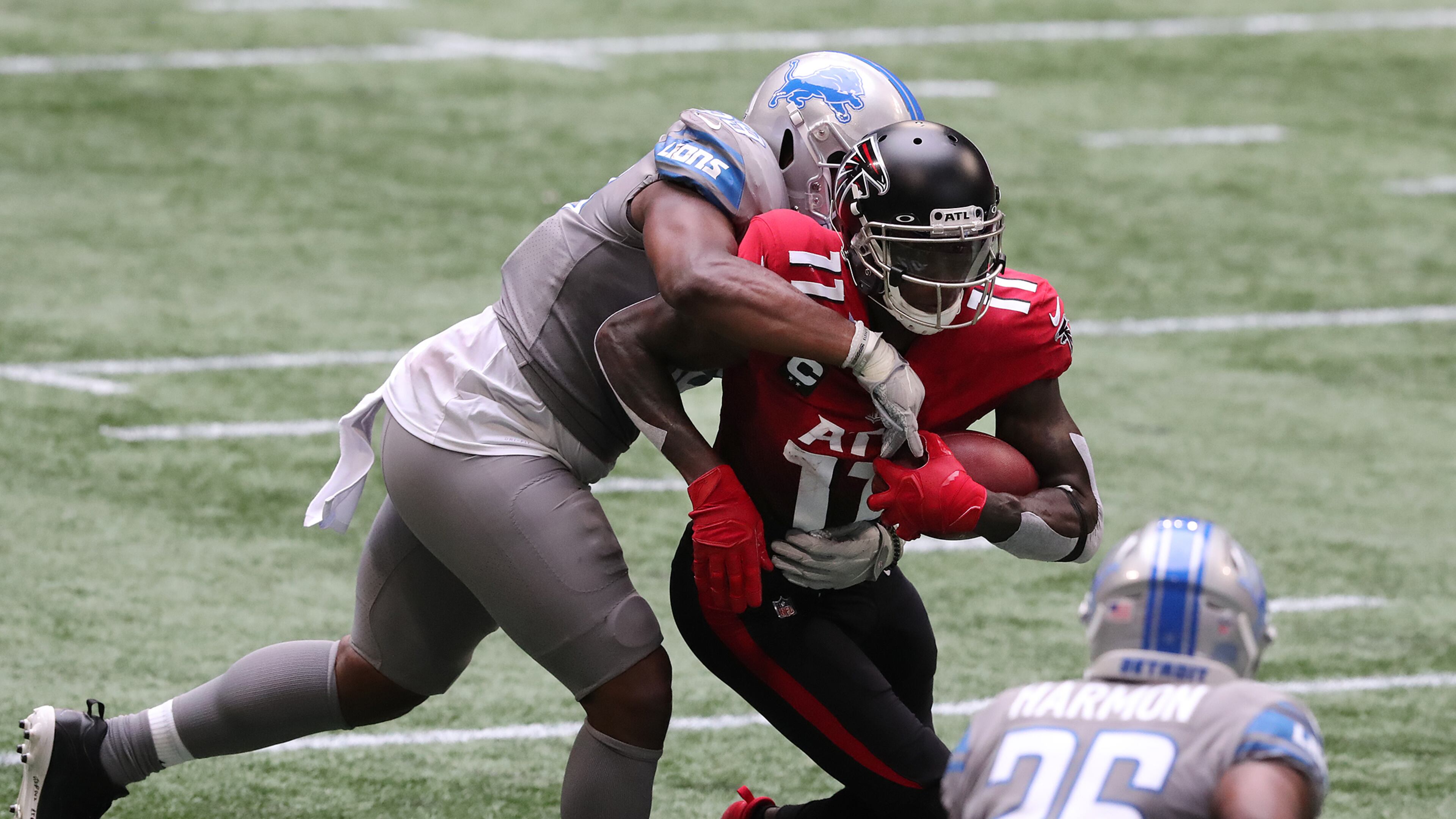 Falcons wide receiver Julio Jones makes a first-down reception against the Detroit Lions during the first half Sunday, Oct. 25, 2020, at Mercedes-Benz Stadium in Atlanta. (Curtis Compton / Curtis.Compton@ajc.com)