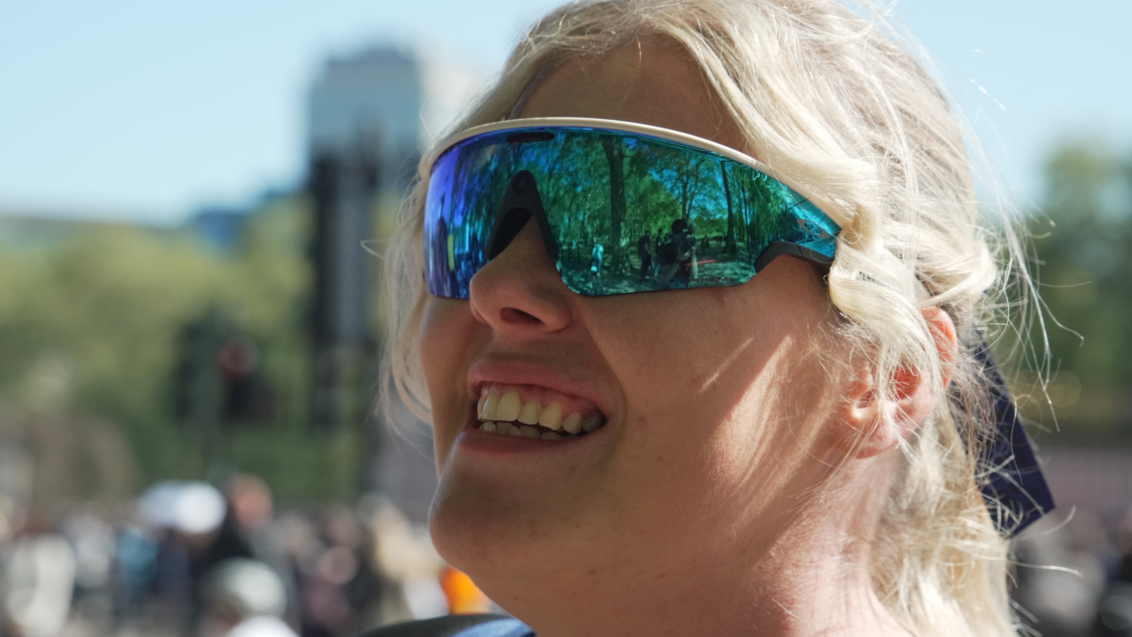 Tilly Dowler poses in front of Buckingham Palace ahead of the London Marathon 2026 in London, Thursday, April 23, 2026. (AP Photo/Mustakim Hasnath)