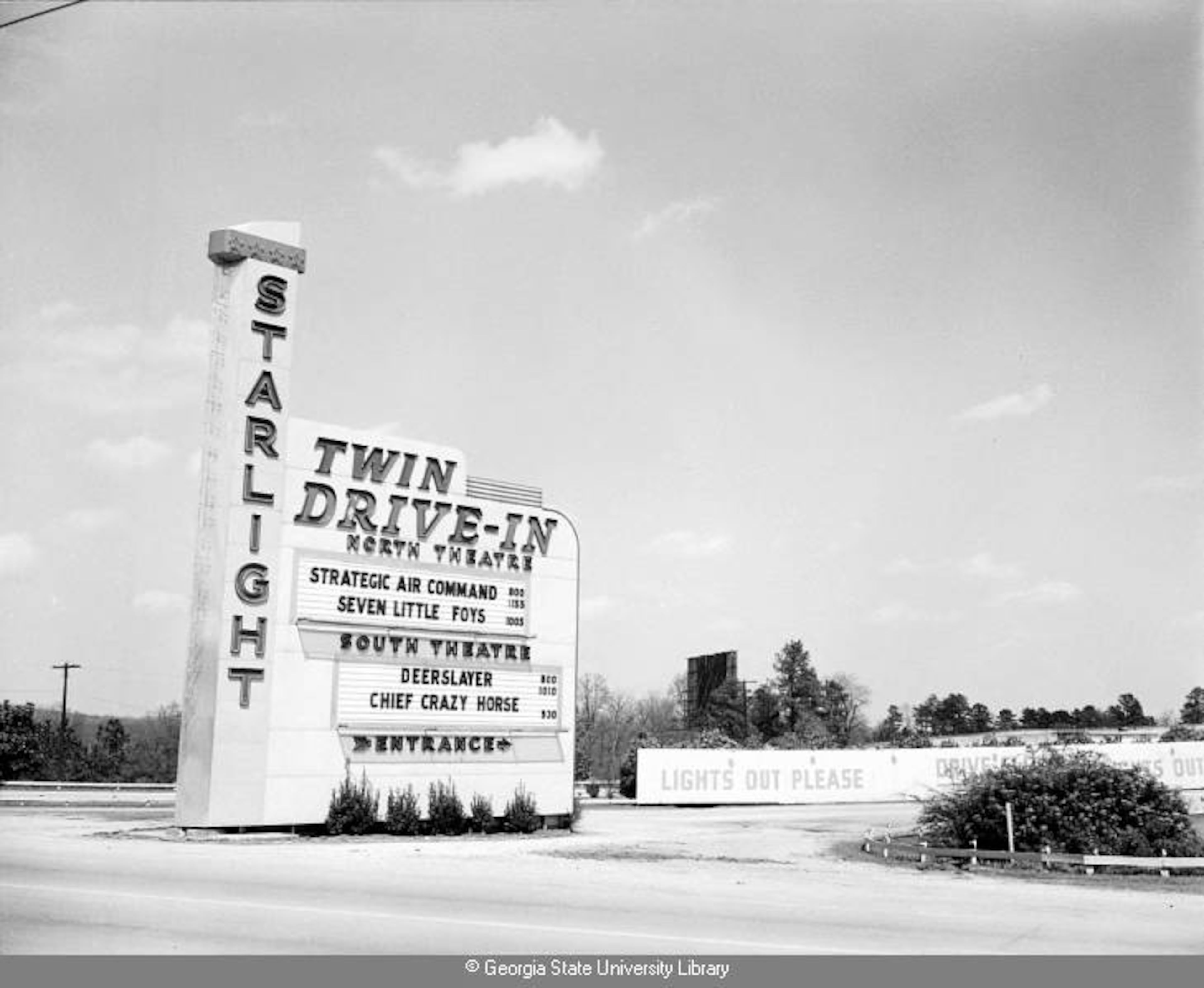 When it opened in June 1949, Atlanta's Starlight Drive-In had a 900-car capacity and was hailed as the city's premier new outdoor theater. LANE BROS. PHOTOGRAPHS / GSU
