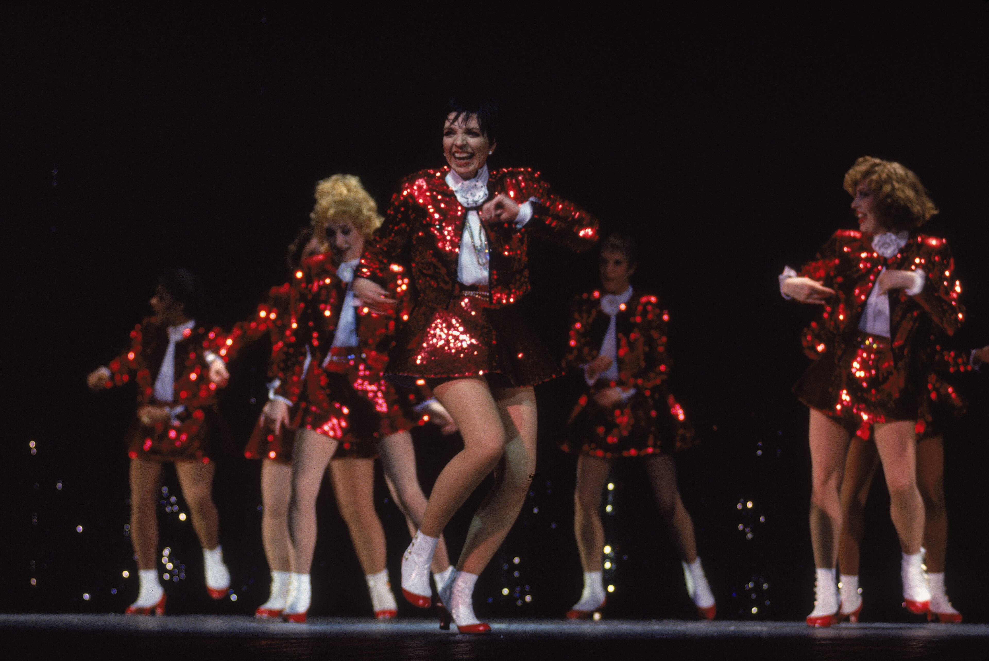 Singer Liza Minnelli performs at Radio City Music Hall on June 4, 1991 in New York City. (Photo by Frank Micelotta/Getty Images)