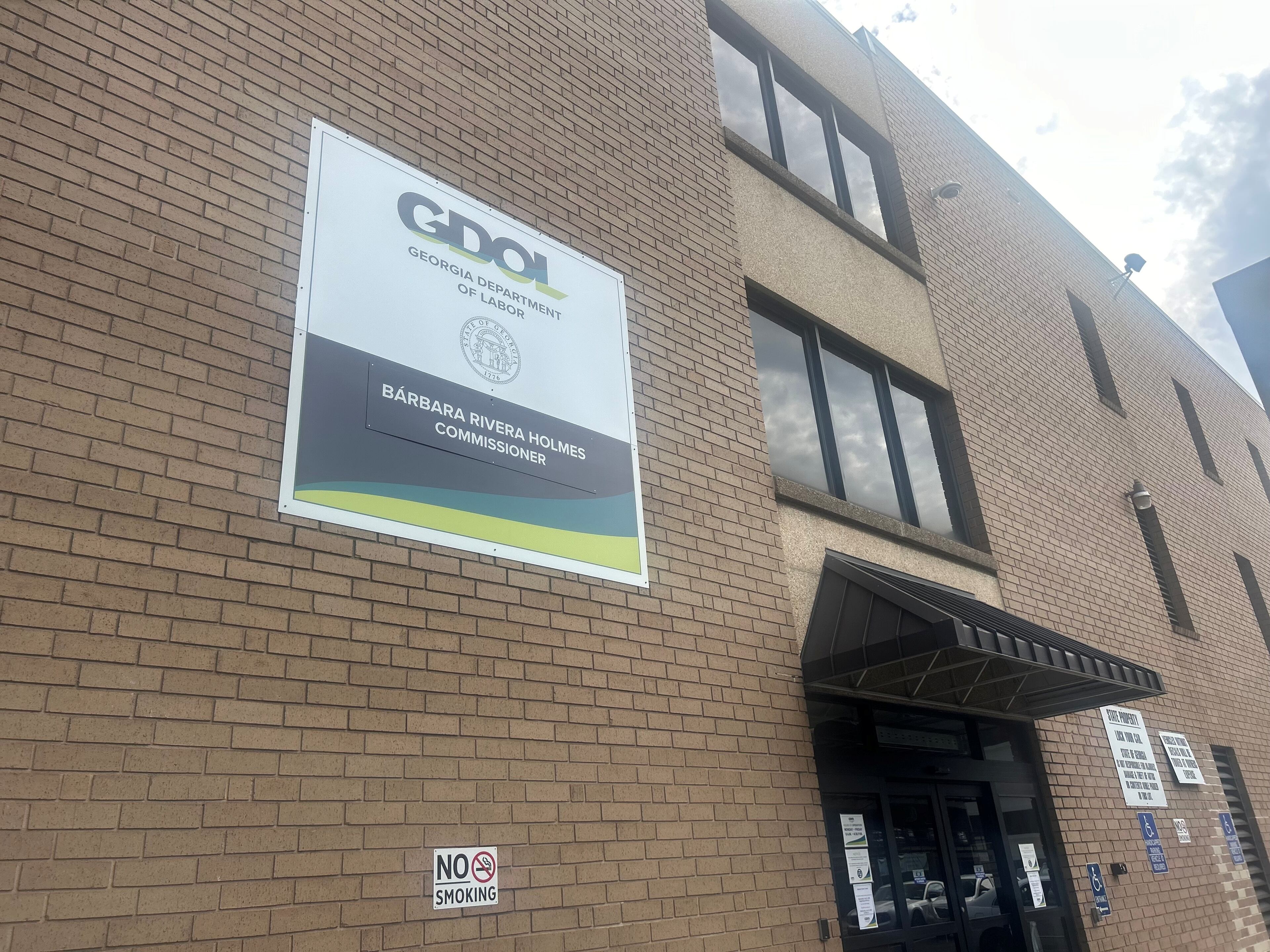 The Georgia Department of Labor rate for processing unemployment insurance claims was 13 percentage points below the federal standard in the first quarter of 2025. (Gray Mollenkamp/AJC)