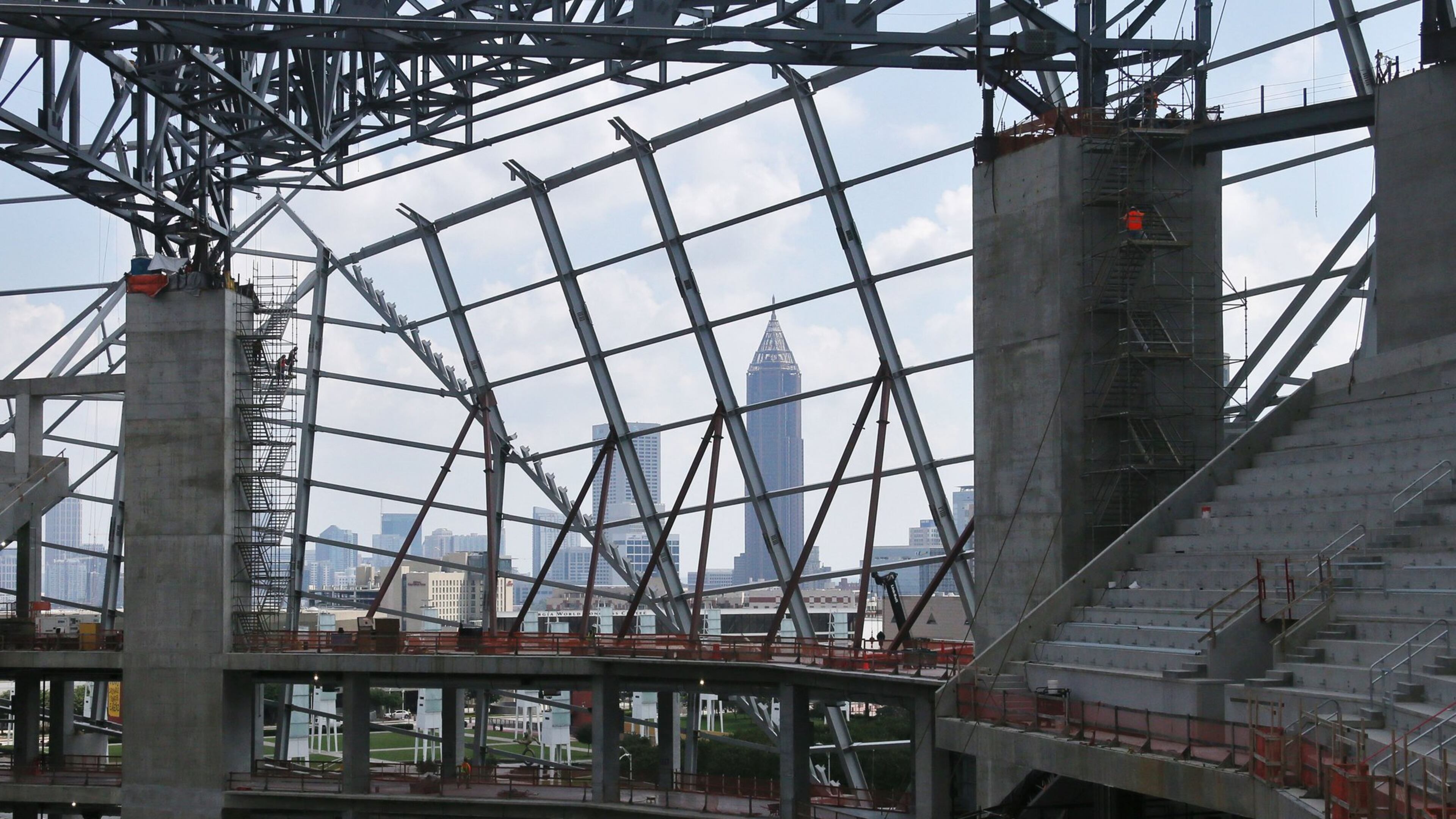 A wall of windows behind one end zone in the new Mercedes-Benz Stadium will reveal the Atlanta skyline. BOB ANDRES / BANDRES@AJC.COM