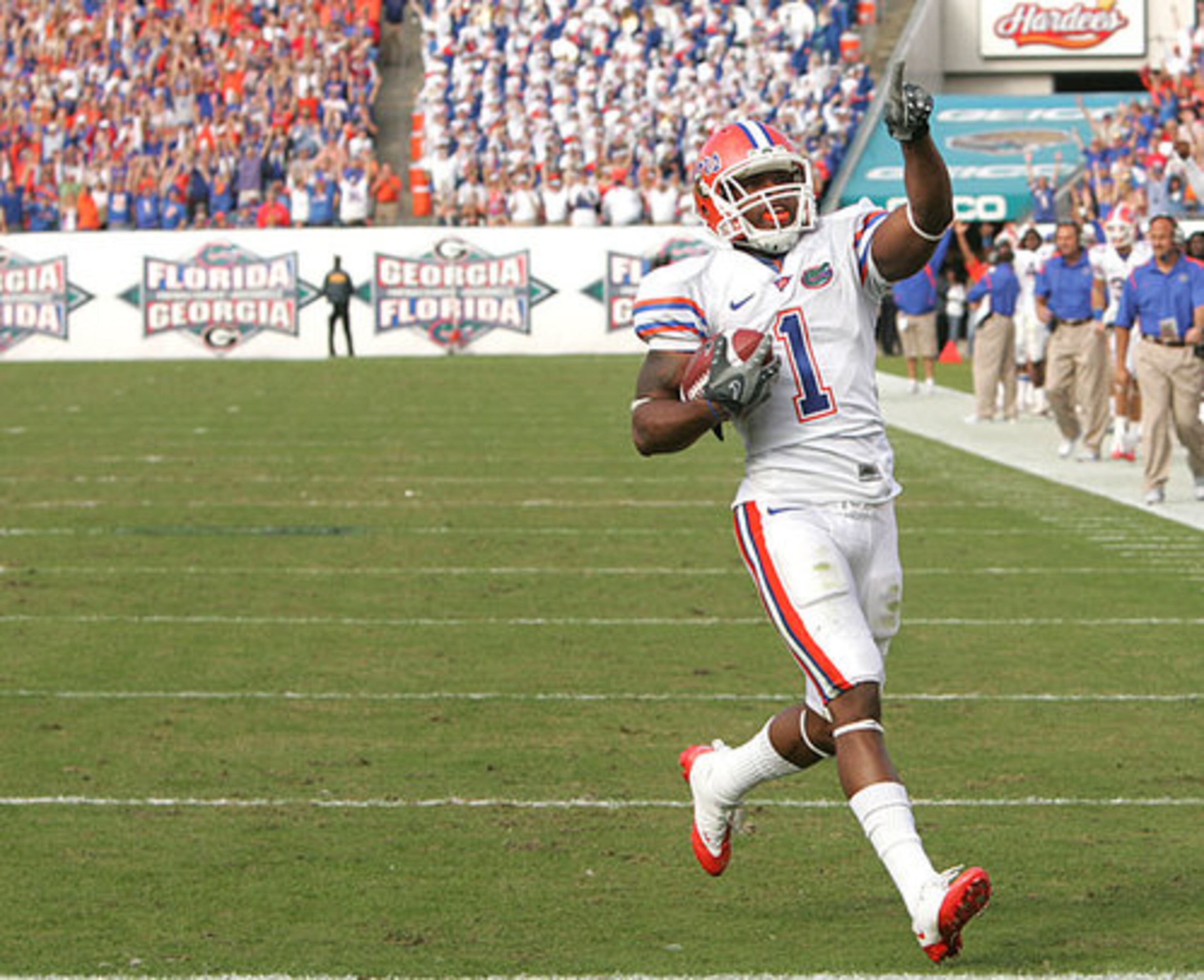Touchdown, Gators! Percy Harvin strolls into the end zone to give Florida an early lead.