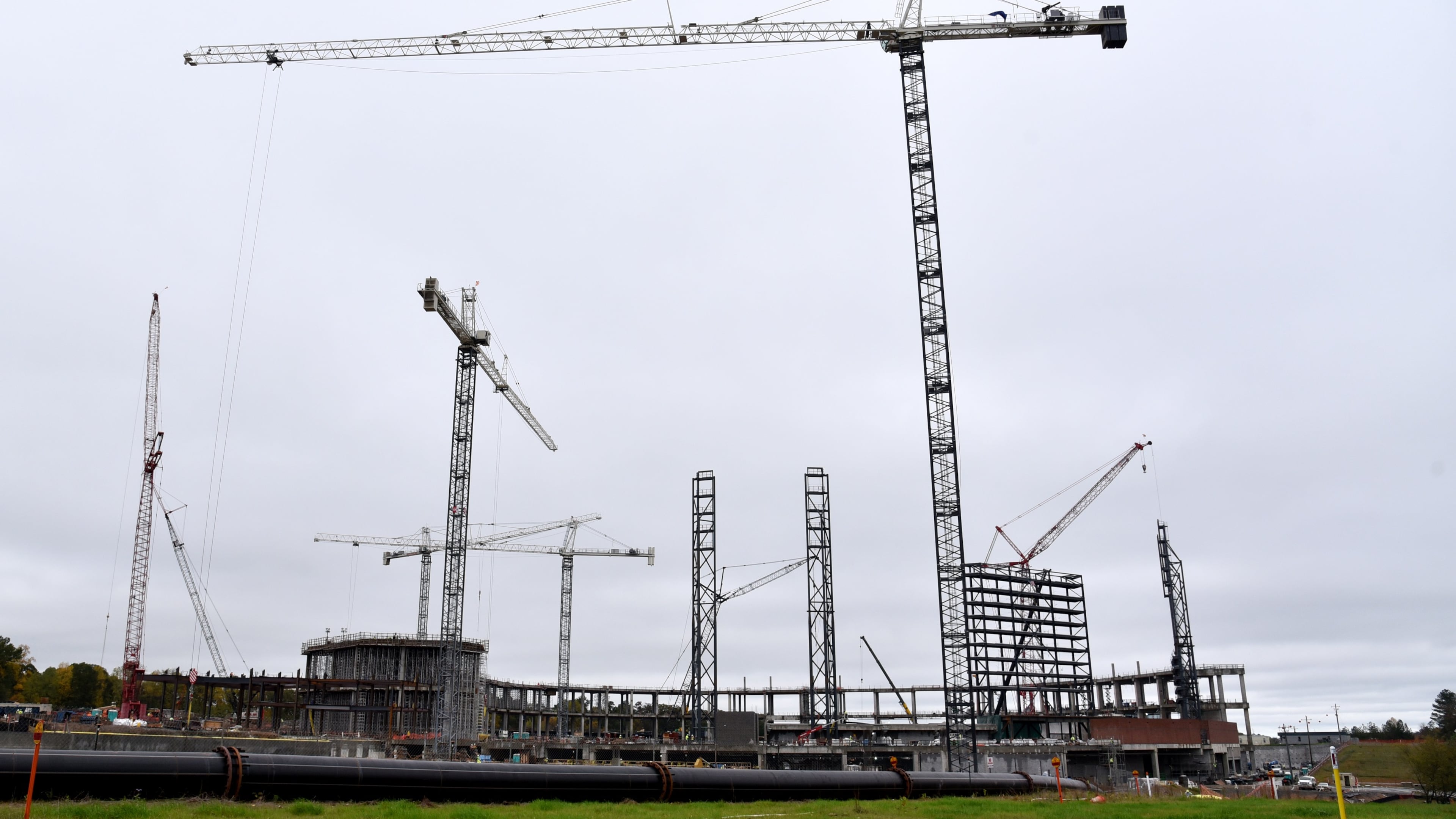 Construction continues on the Atlanta Braves new Stadium in Cobb County. BRANT SANDERLIN/BSANDERLIN@AJC.COM