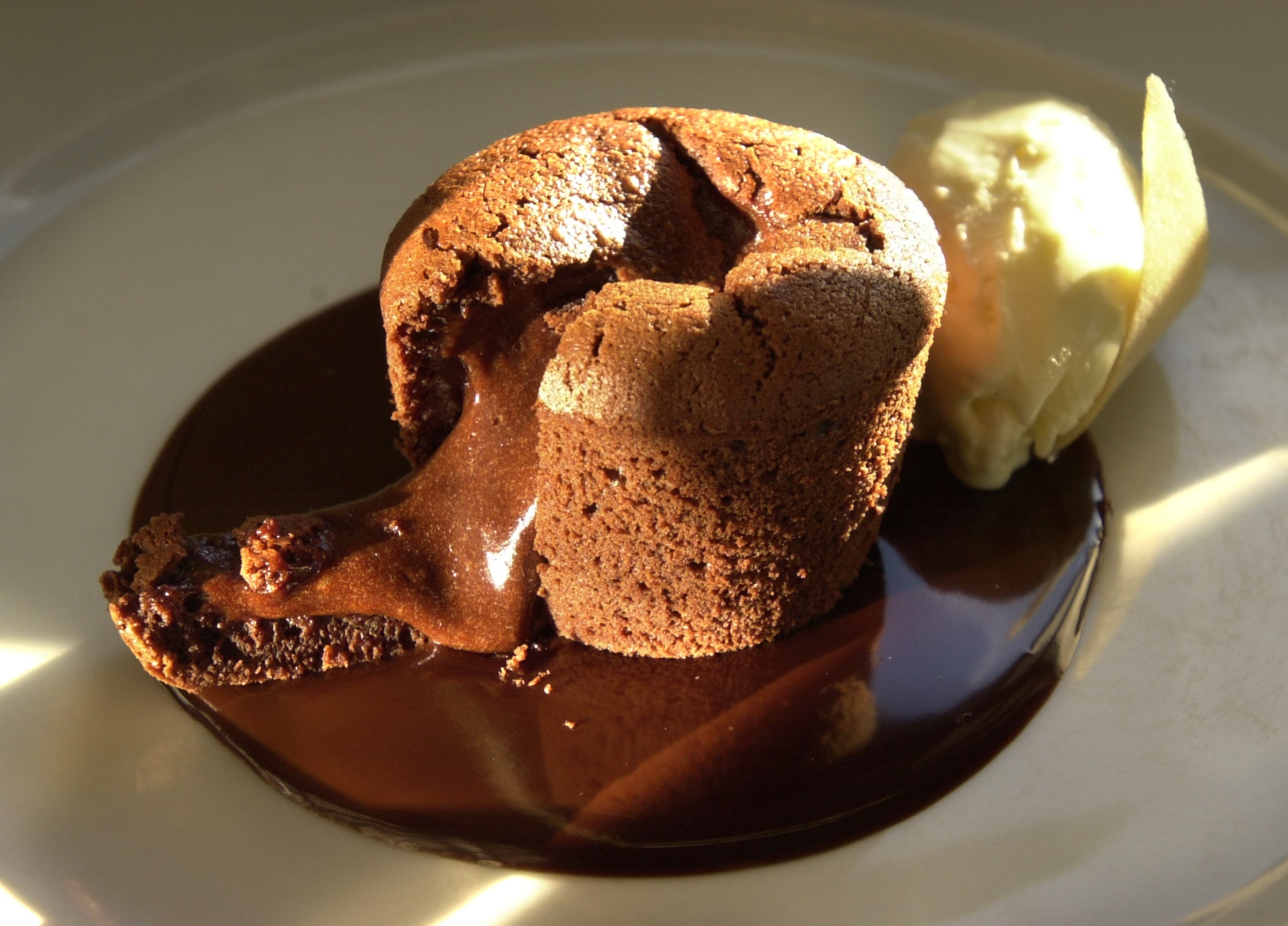 Warm Valrhona chocolate cake from Bacchanalia in 2002. (WILLIAM BERRY/AJC )