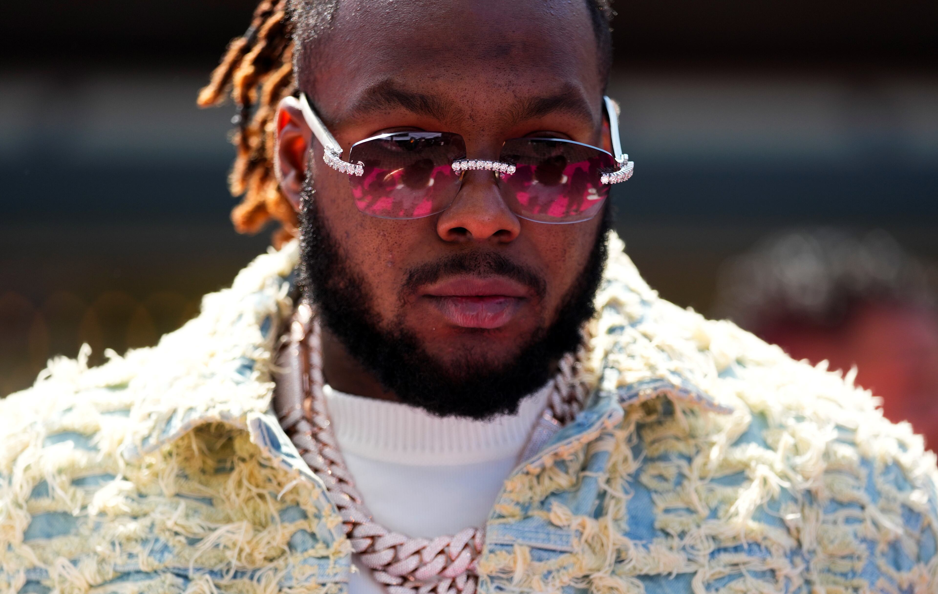 American League's Vladimir Guerrero Jr., of the Toronto Blue Jays, poses for photos during the All-Star Game red carpet show, Tuesday, July 11, 2023, in Seattle. (AP Photo/Lindsey Wasson)