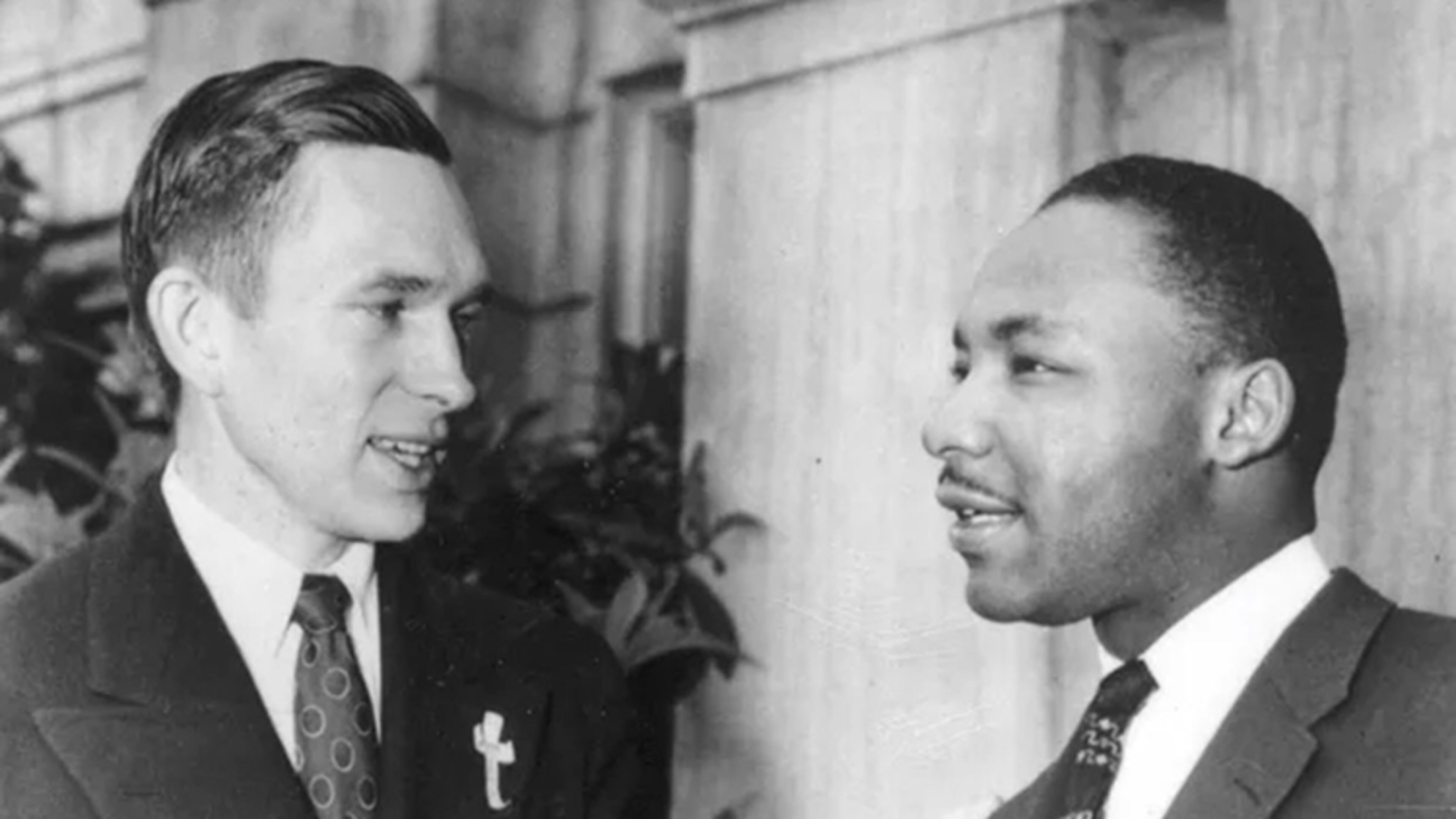 The Rev. Robert Graetz, a white minister who defied Southern segregationists by supporting the 1955 Montgomery Bus Boycott, and whose friendship with the Rev. Martin Luther King Jr. inspired him to a life dedicated to social justice, has died at the age of 92.