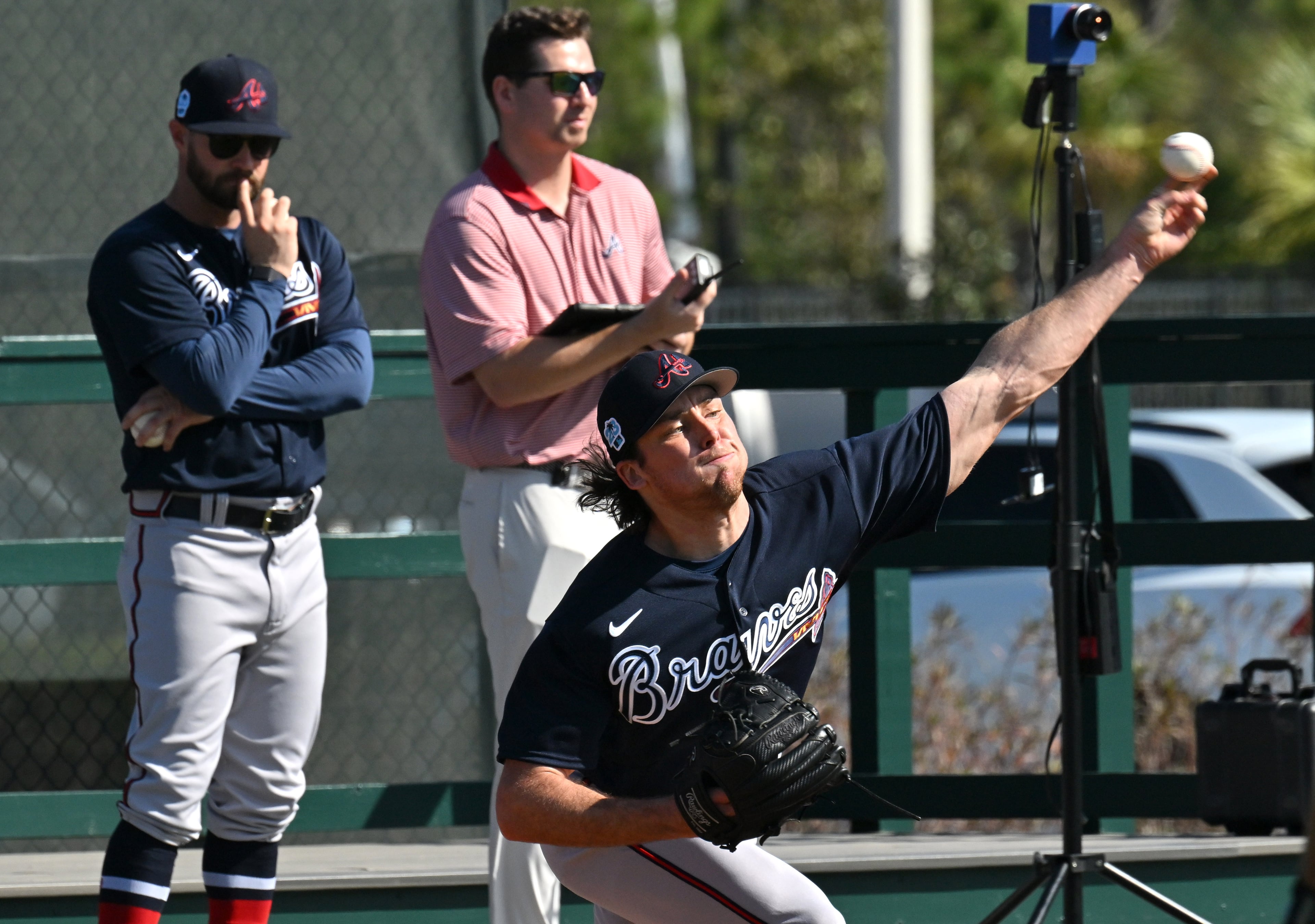 Atlanta Braves pitcher Dylan Dodd throws. (Hyosub Shin / Hyosub.Shin@ajc.com)
