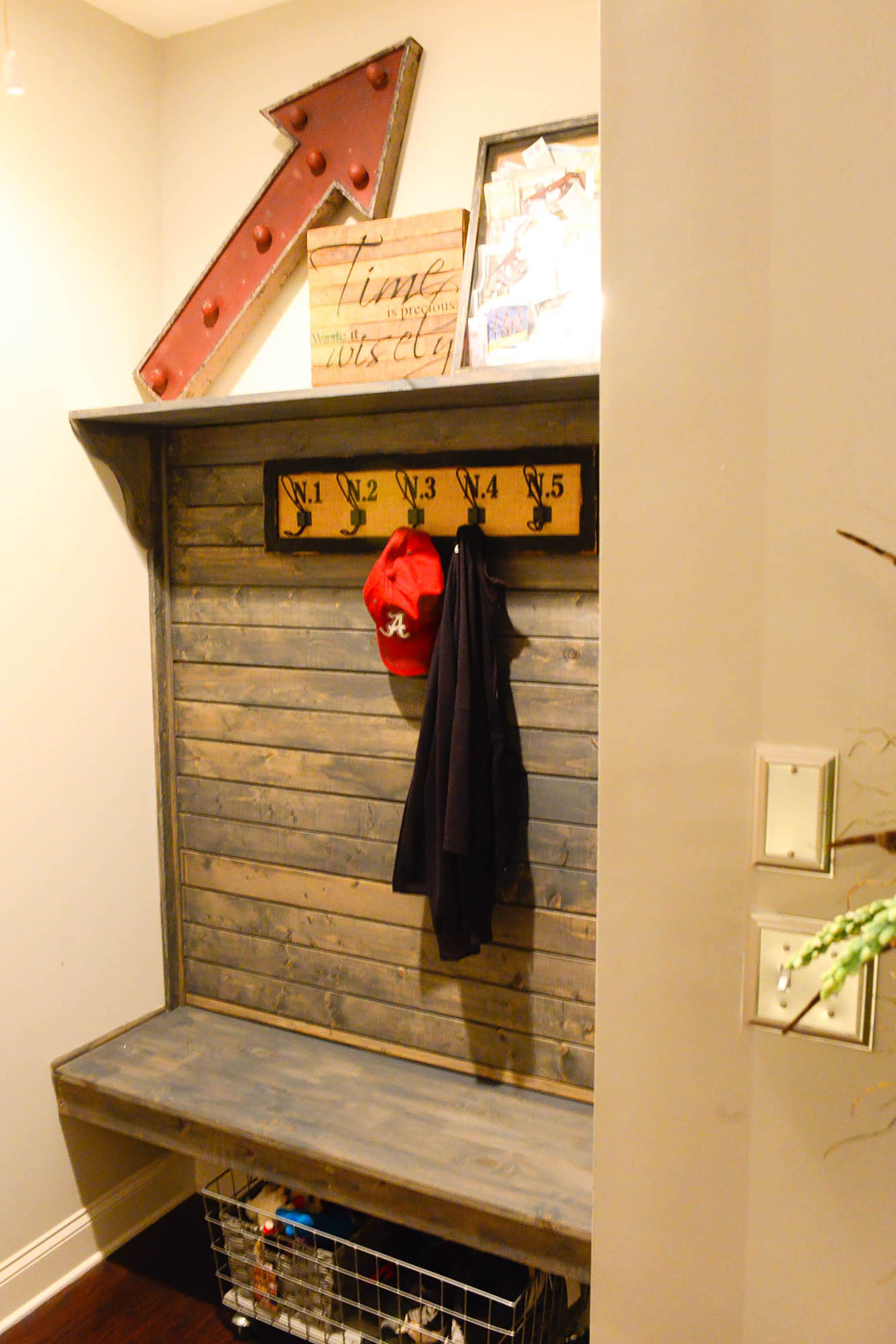 A favorite piece of furniture is the mud bench that Rob McCoy handcrafted. ââ¬ÅIt's so useful, the perfect catch-all,ââ¬Â Leslie McCoy said. ââ¬ÅThe hooks are great for book bags, hats, jackets and my purse.ââ¬Â Thereââ¬â¢s also a basket for dog Mayaââ¬â¢s toys. Text by Lori Johnson and Kelsey E. Green/Fast Copy News Service.
(Christopher Oquendo Photography/www.ophotography.com)