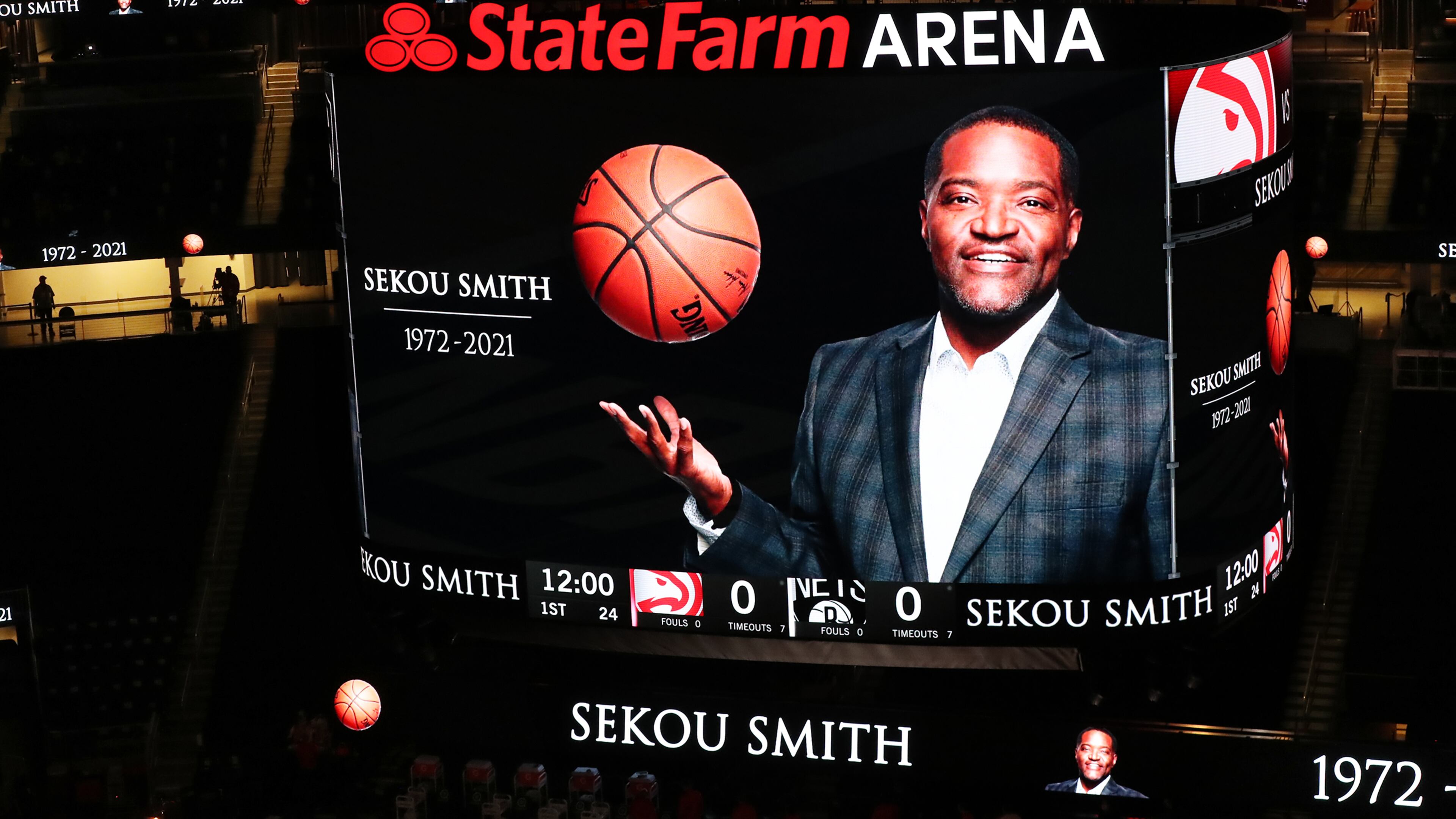The Atlanta Hawks observe a moment of silence for former AJC reporter Sekou Smith during a game Wednesday, Jan. 27, 2021, at State Farm Arena in Atlanta. (Curtis Compton / Curtis.Compton@ajc.com)