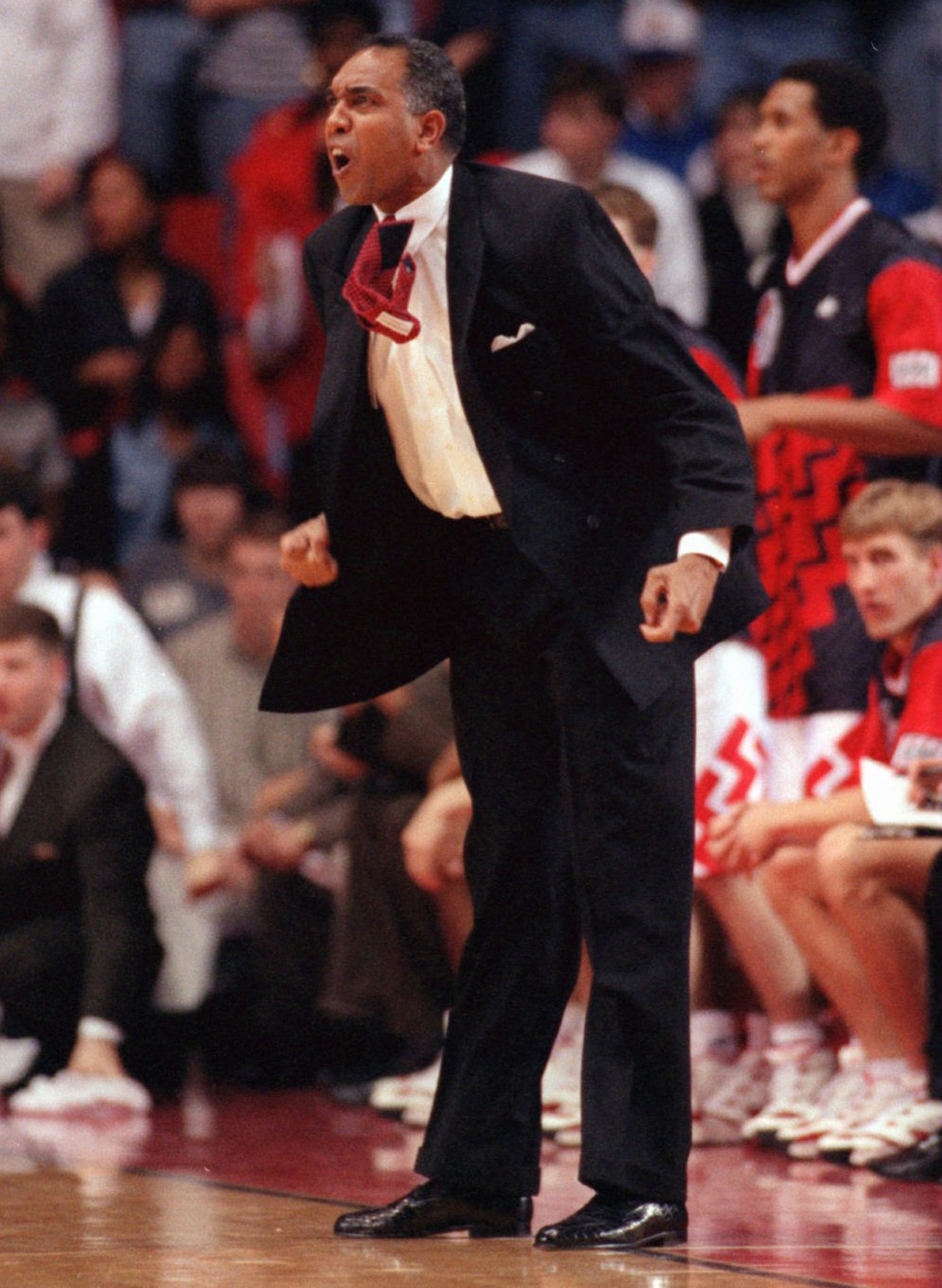 960124 SPORTS. Georgia vs Kentucky. Georgia's Head Coach Tubby Smith in action during the first half against Kentucky on Wednesday night, January 24, 1996, in Athens. (AJC photo/Jonathan Newton)