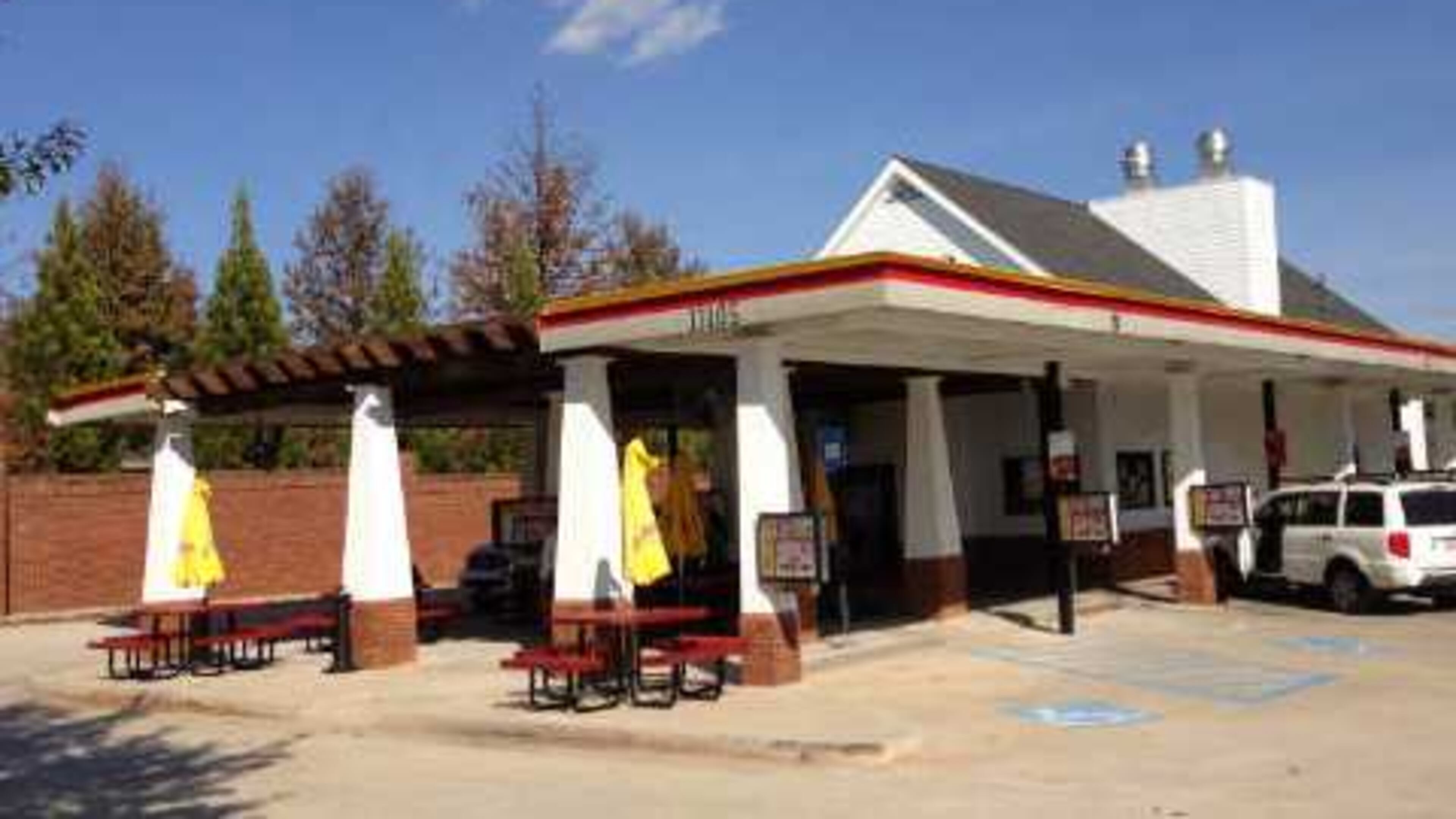 Two Sonic locations “abruptly closed” recently, and a reader wants to know why.