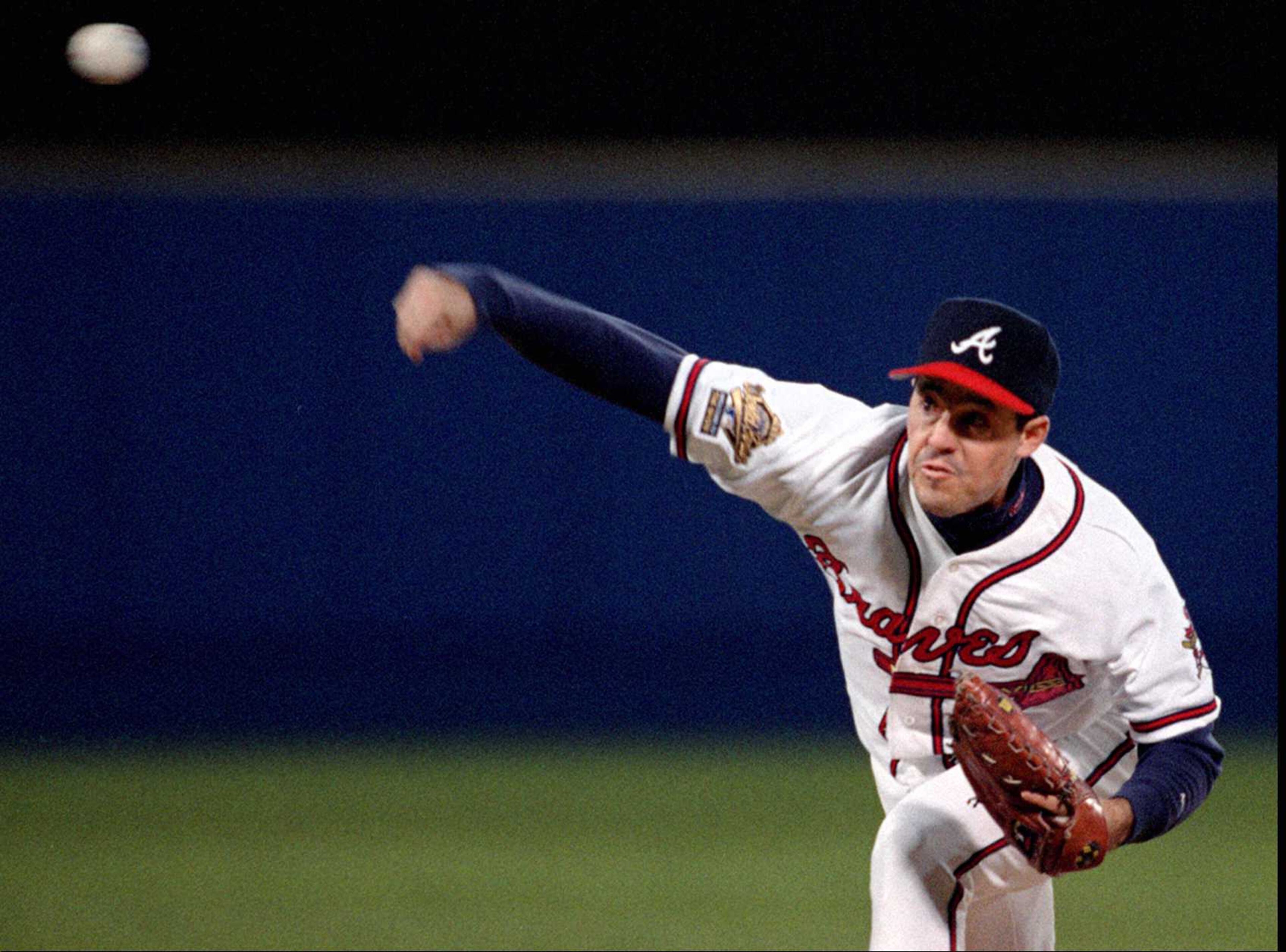 OCTOBER 21, 1995 ATLANTA Greg Maddux pitches in game 1 of the World Series. (AJC photo/Jonathan Newton)
