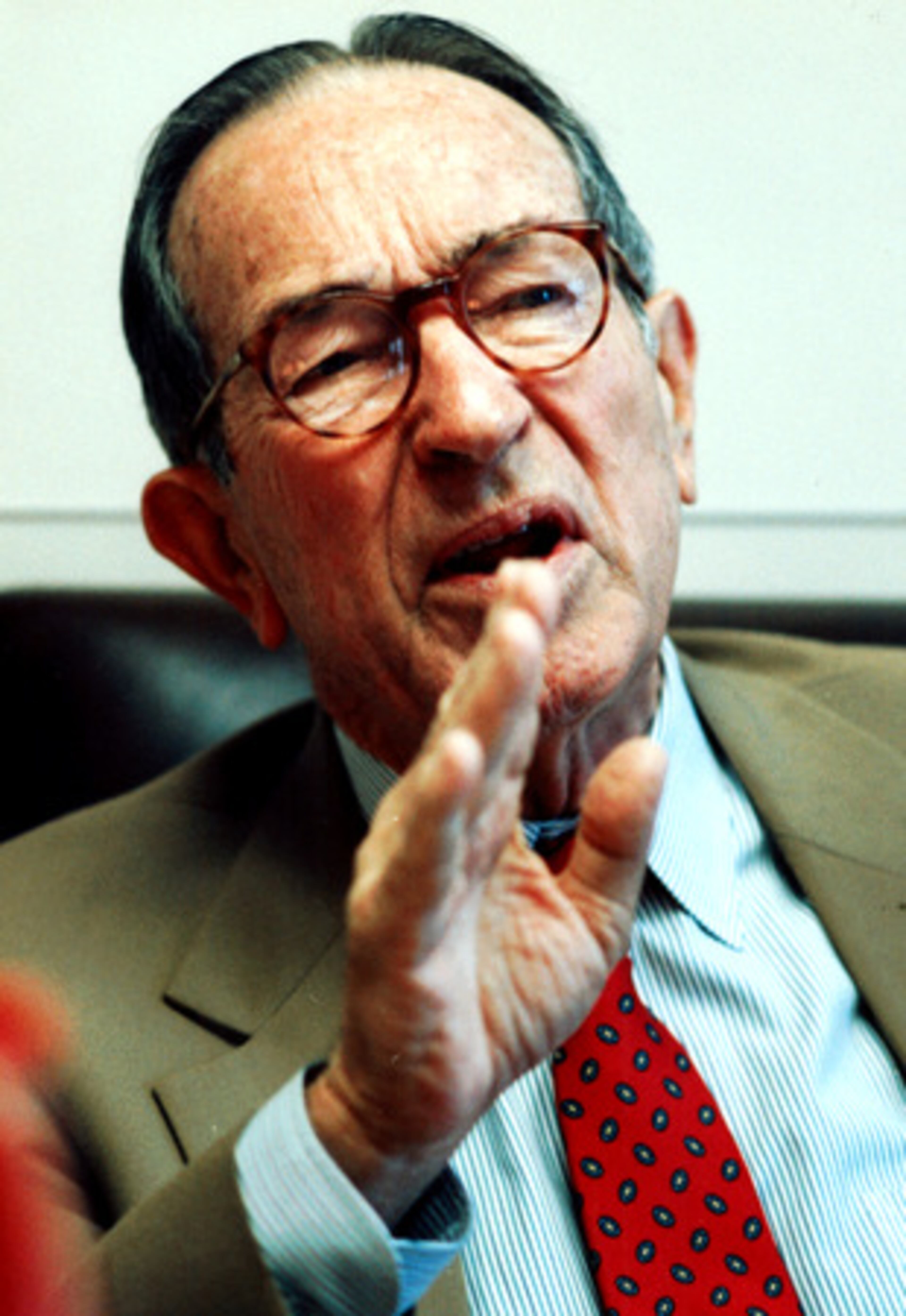 Despite being diagnosed with chronic kidney disease in 1995, Bell lived an unusually long and active life. When he was 86, he was commissioned as an Army major general to head a military tribunal that tried suspected terrorists held at Guantanamo Bay. He scored a hole-in-one at the Sea Island Golf Club at the age of 78, and repeated the feat when he was 86.