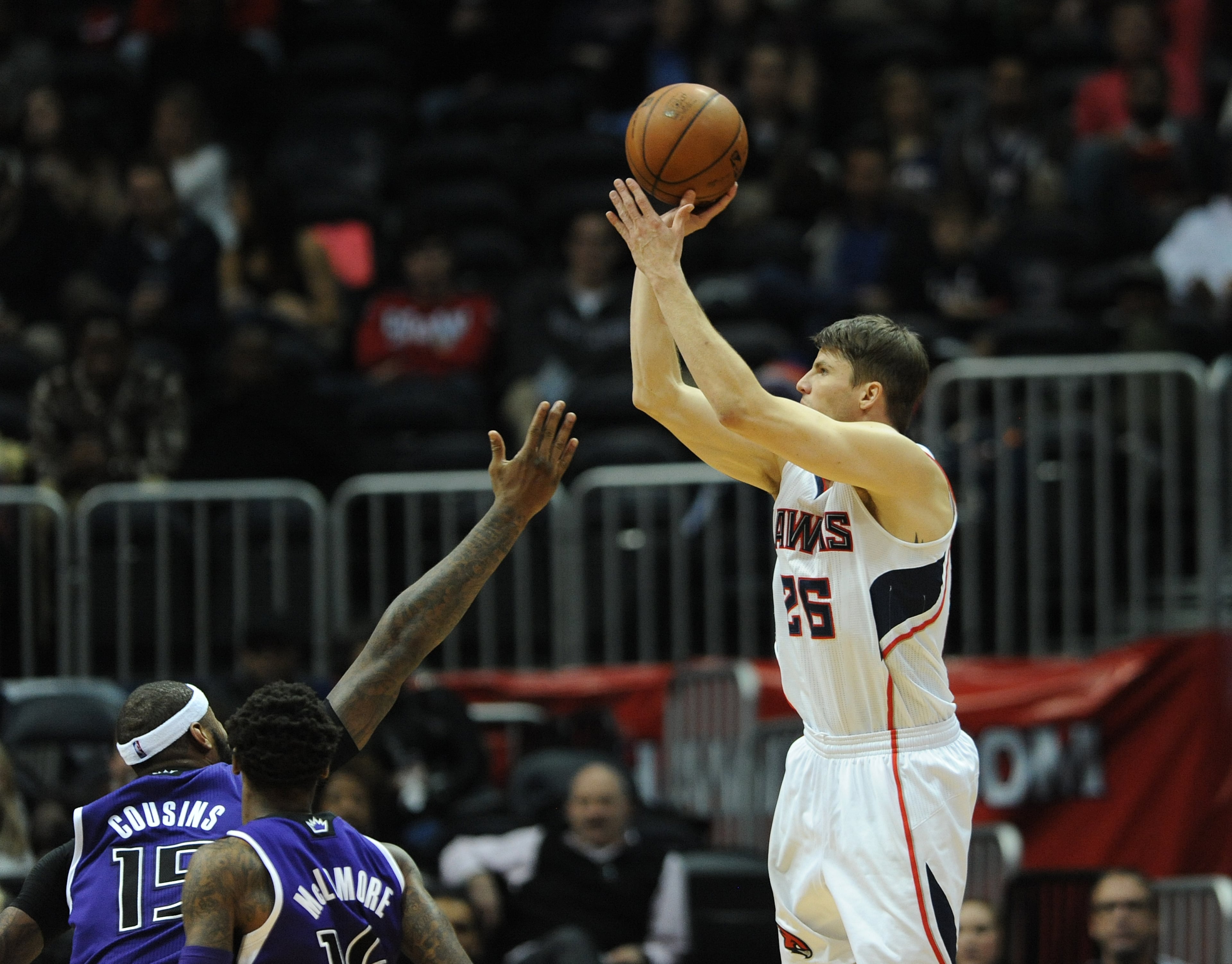 Atlanta Hawks Kyle Korver shoots a three-pointer in the second half during the Atlanta Hawks vs the Sacramento Kings basketball game on Wednesday, Dec. 18, 2013, in Philips Arena. Korver scored a season-high 28 points, including 8 of 10 shooting from 3-point range, as the Hawks defeated the Kings 124-107. JOHNNY CRAWFORD / JCRAWFORD@AJC.COM
