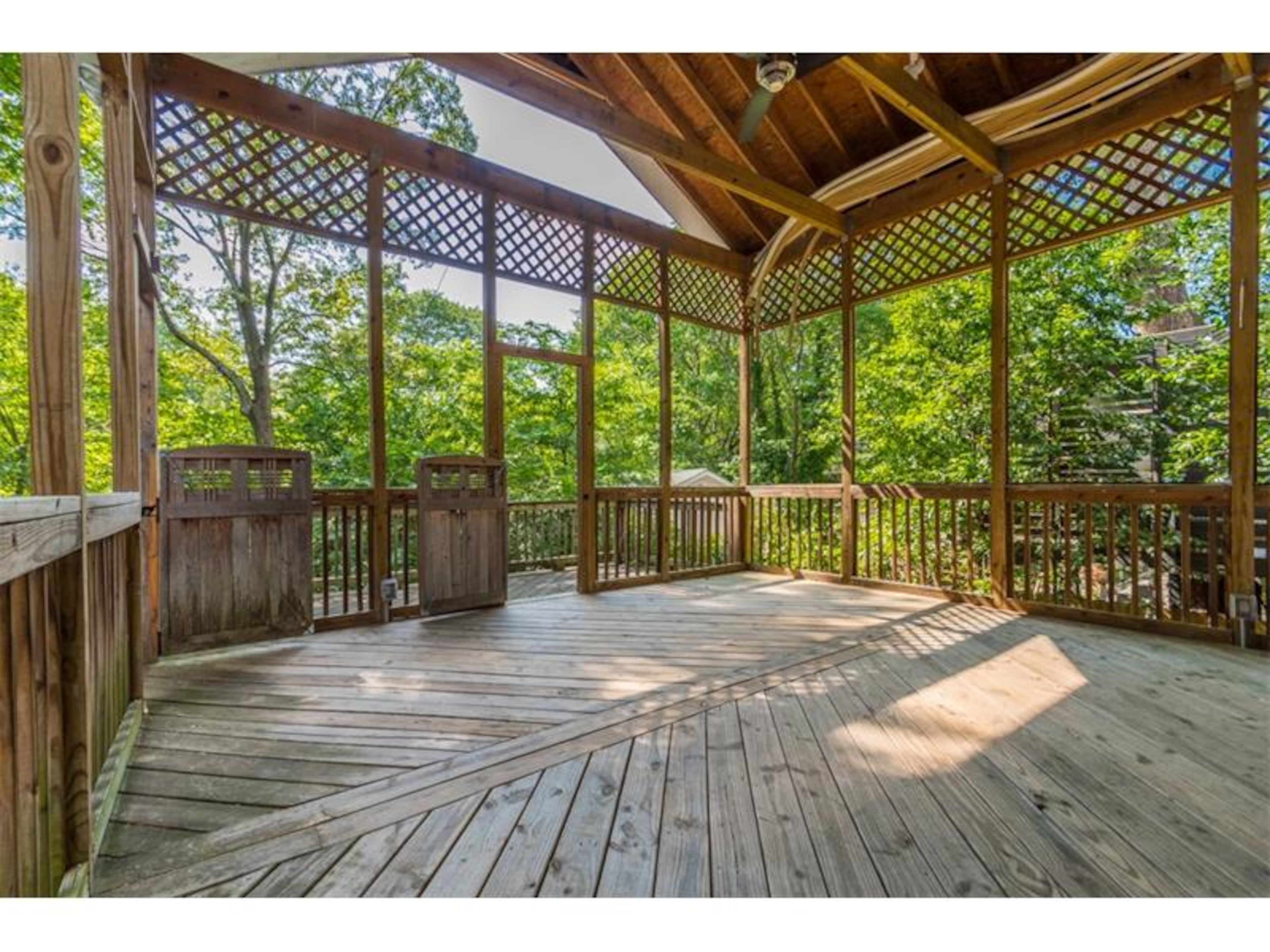 This spacious Grant Park home is completely renovated with modern conveniencies and energy efficiency. Located at 817 Cherokee Avenue, the home features working fireplaces, a claw foot tub, heart pine floors, a new chef's kitchen and a huge covered rear deck. And "Walking Dead" fans might remember this historic home was used as Rick Grimes’ residence in the very first episode. Visit virgentrealty.com to learn more about this listing.