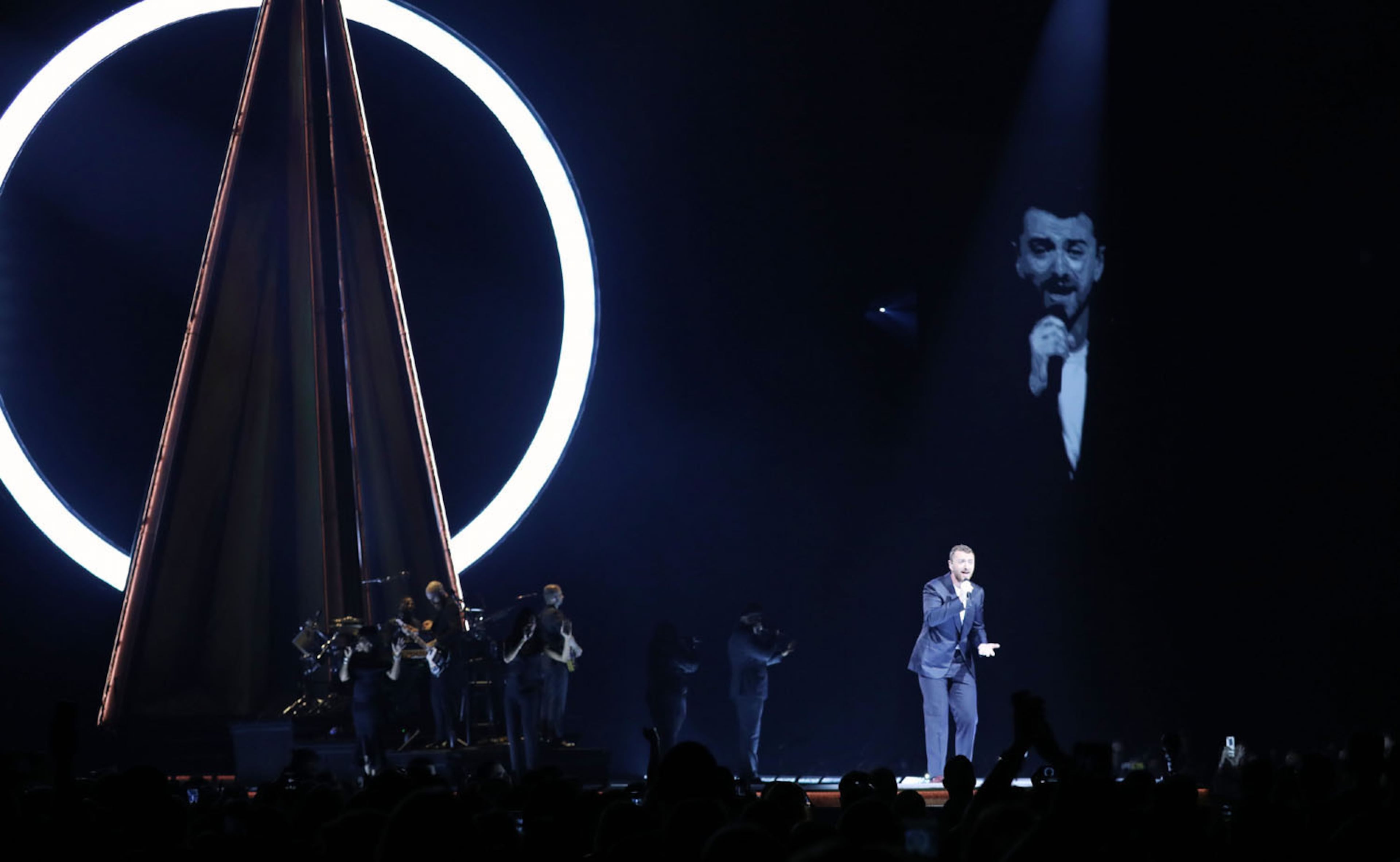 Sam Smith entertained a nearly sold out Infinite Energy Arena on Tuesday, July 10, 2018, on his The Thrill Of It All tour. Cam opened the show.
Robb Cohen Photography & Video/ RobbsPhotos.com