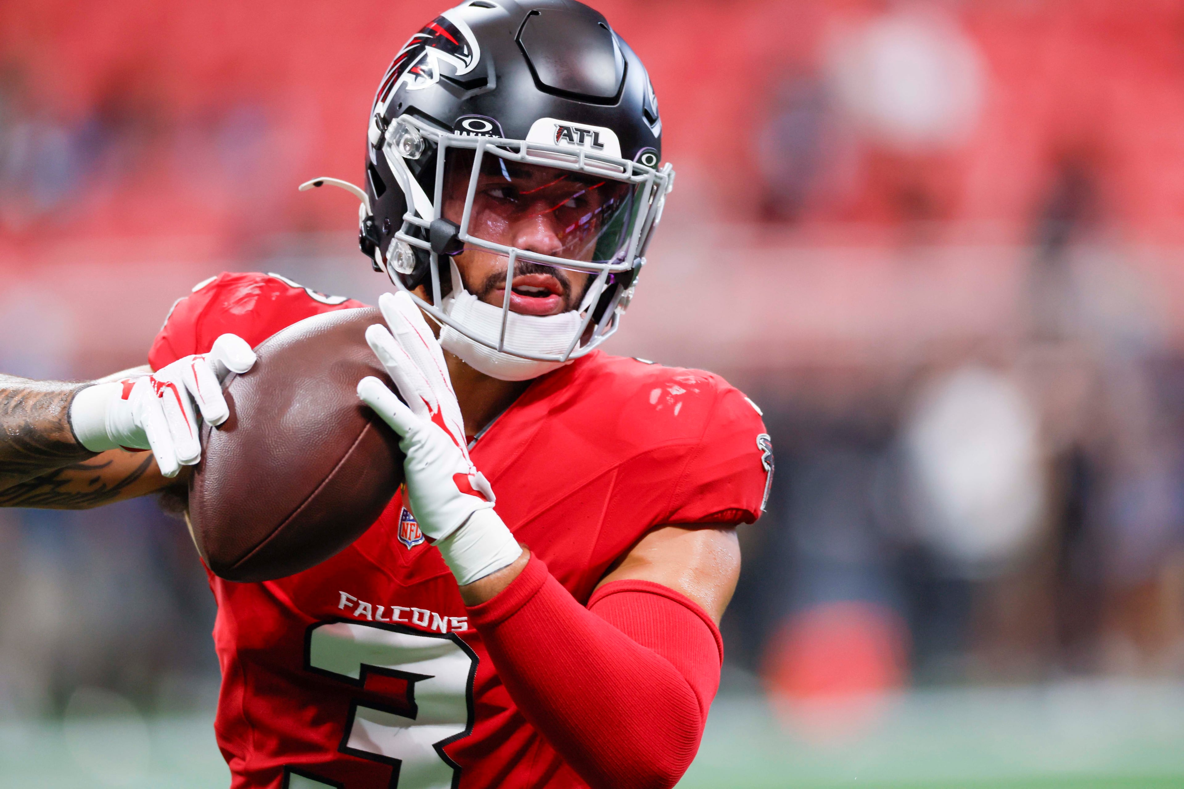 Atlanta Falcons safety Jessie Bates III (3) catches the vball during warm-ups before the game against the Carolina Panthers at Mercedes-Benz Stadium in Atlanta on Sunday, September 20, 2026. (Miguel Martinez/AJC)