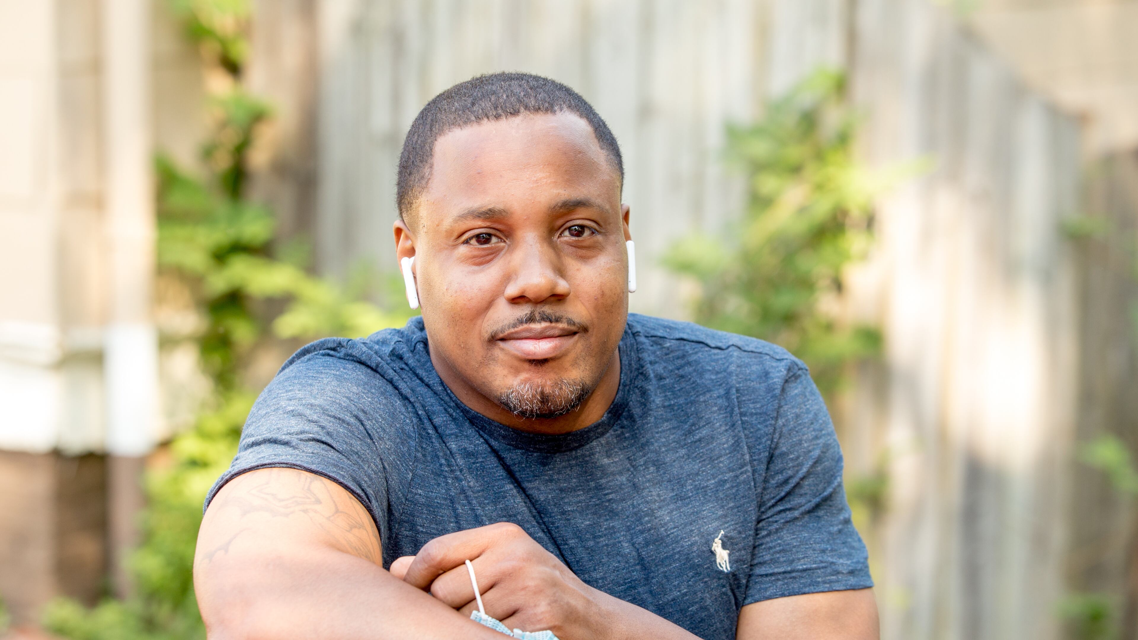 Mario Ingram is home with his family Sunday, Sept 6, 2020 after being released early from prison due to the pandemic. (Jenni Girtman for The Atlanta Journal-Constitution)