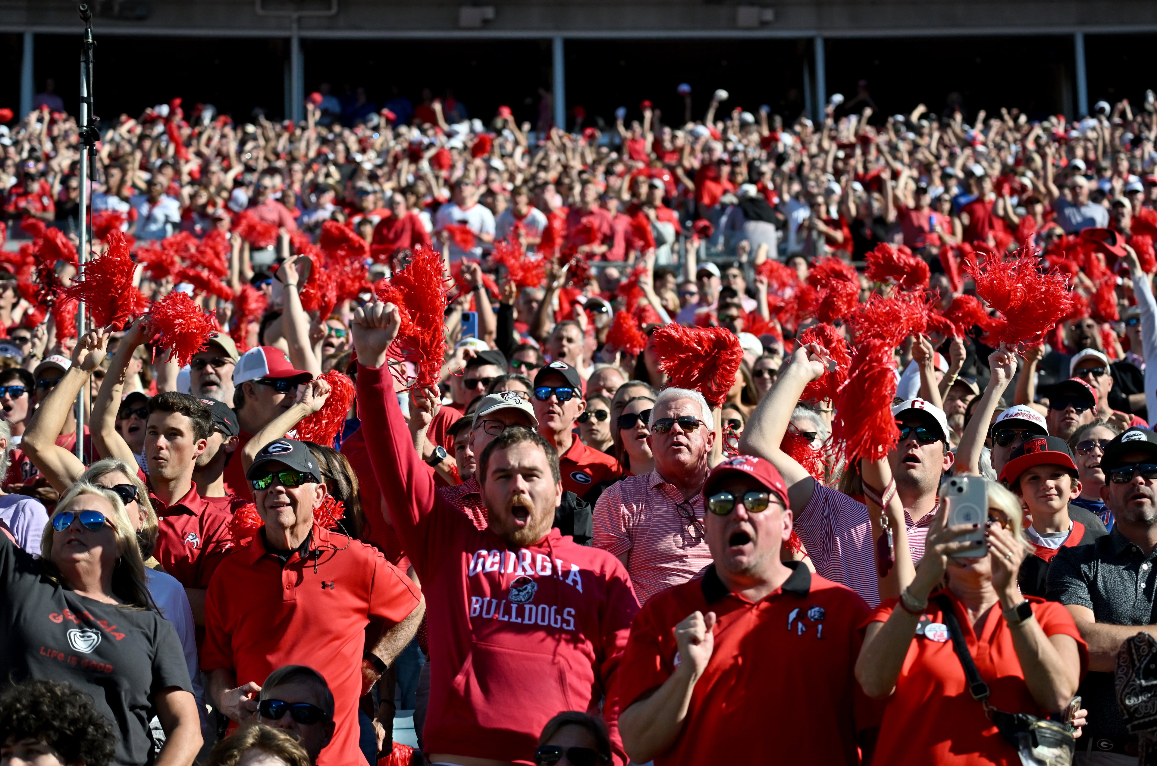 Georgia fans cheer during the first half in an NCAA football game, Saturday, November 1, 2025, Jacksonville, Fla. (Hyosub Shin / AJC)