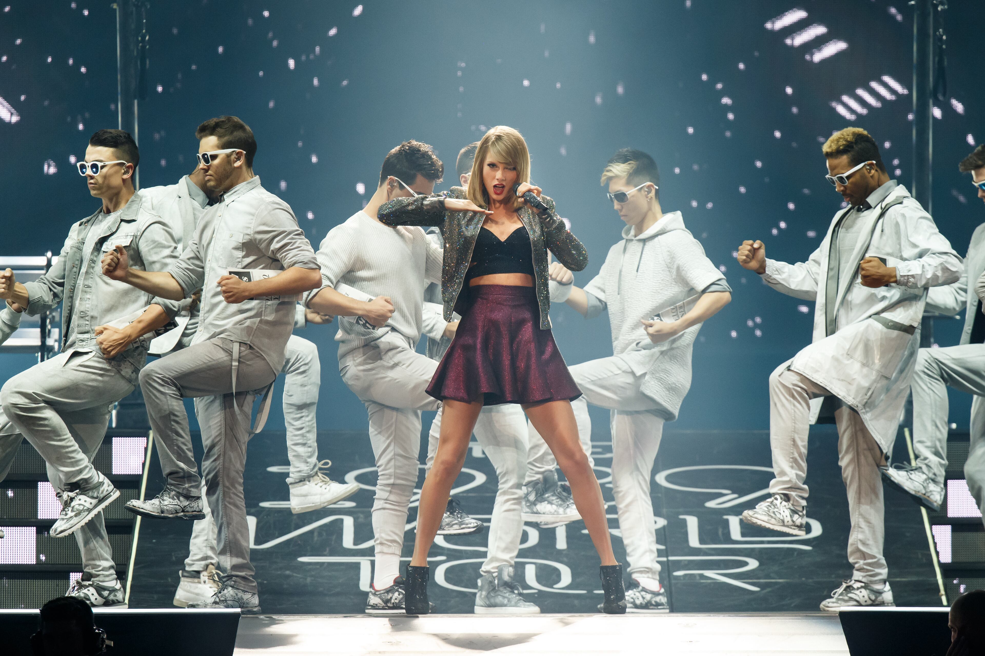 BOSSIER CITY, LA - MAY 20: Taylor Swift performs on stage for the 1989 World Tour at CenturyLink Center on May 20, 2015 in Bossier City, Louisiana. (Photo by Christopher Polk/Getty Images for TAS)