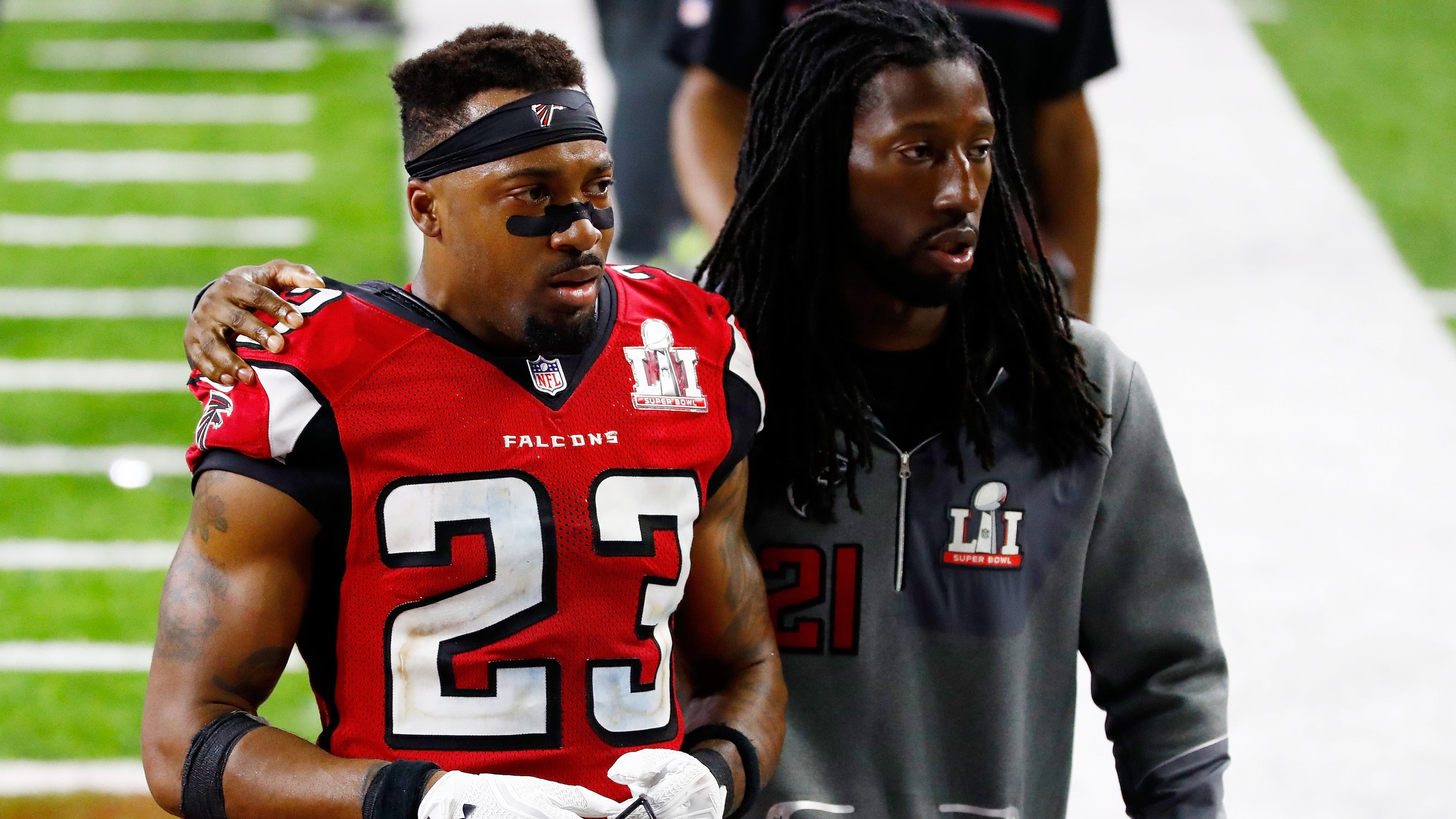 HOUSTON, TX - FEBRUARY 05: Robert Alford #23 of the Atlanta Falcons walks off the field after losing to the New England Patriots 34-28 in overtime during Super Bowl 51 at NRG Stadium on February 5, 2017 in Houston, Texas. (Photo by Gregory Shamus/Getty Images)