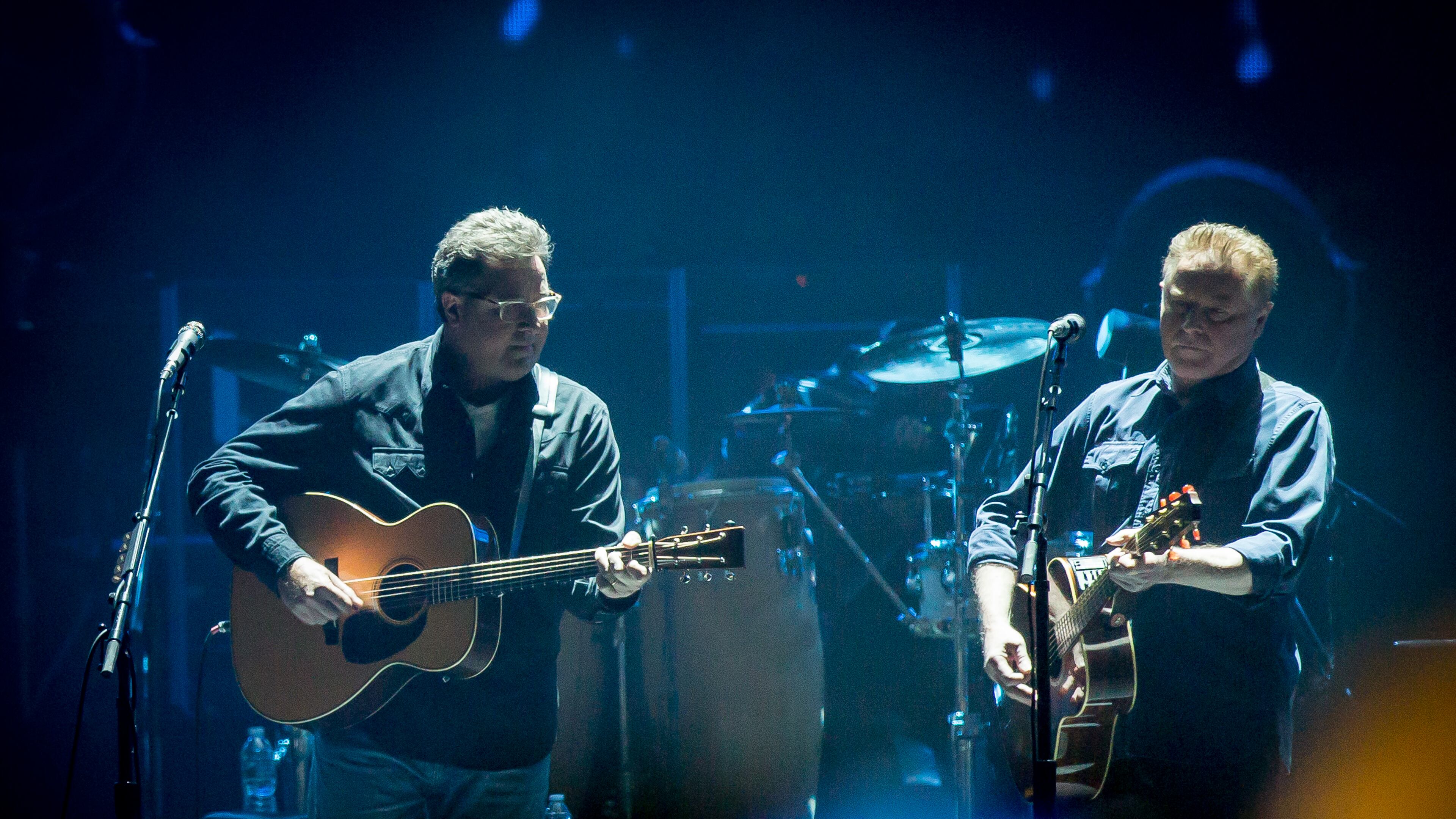 Vince Gill (left) filled in the void left by the late Glenn Frey while Don Henley soldiered on at Philips Arena October 20, 2017. CREDIT: Ryan Fleisher
