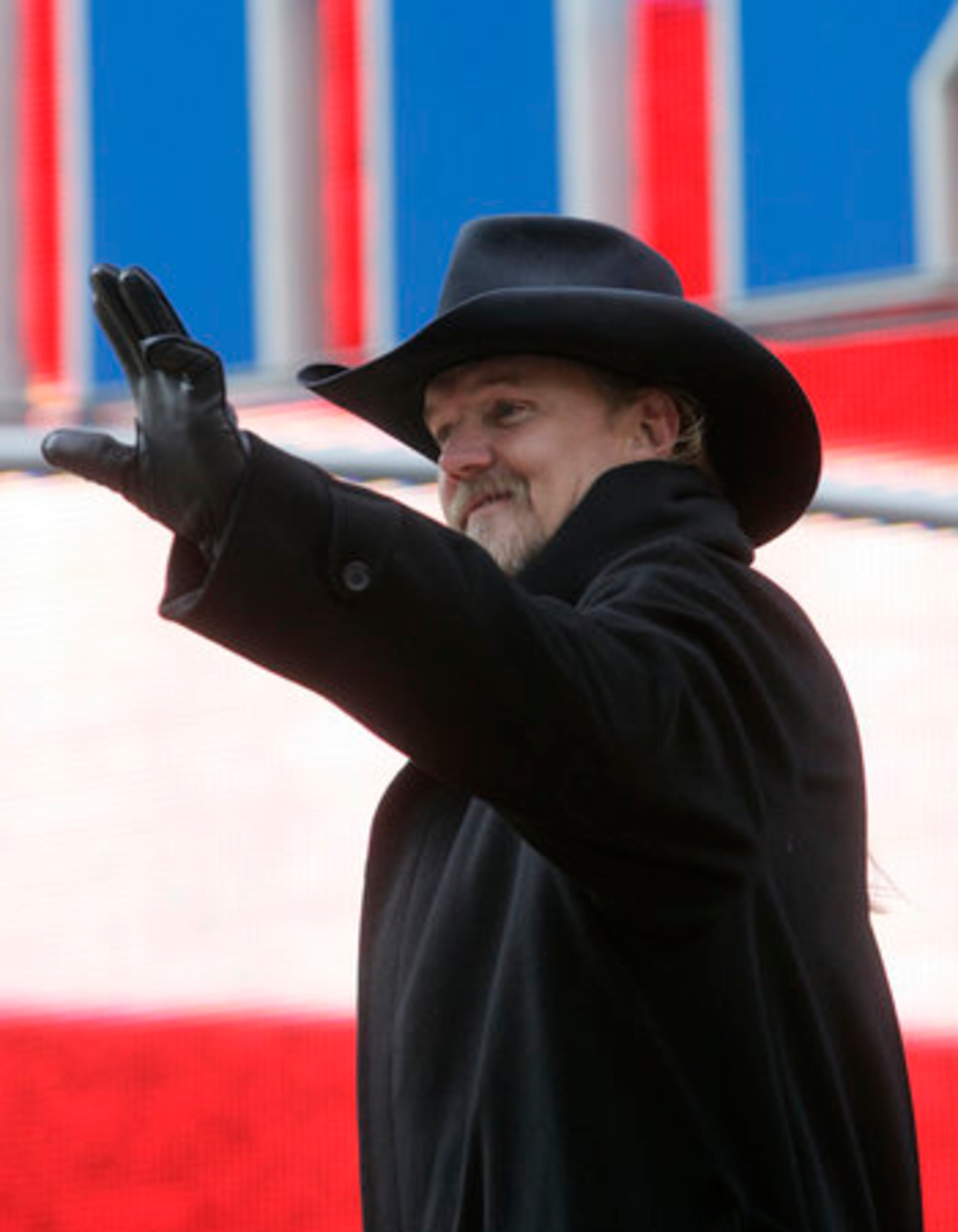 Country music star Trace Adkins greets the crowd.