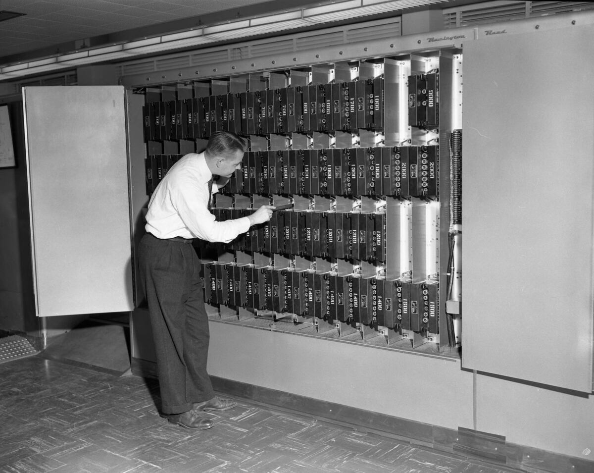 1950th Computer #TBT! What computers looked like in the 1950s and 60s (hint: HUGE)