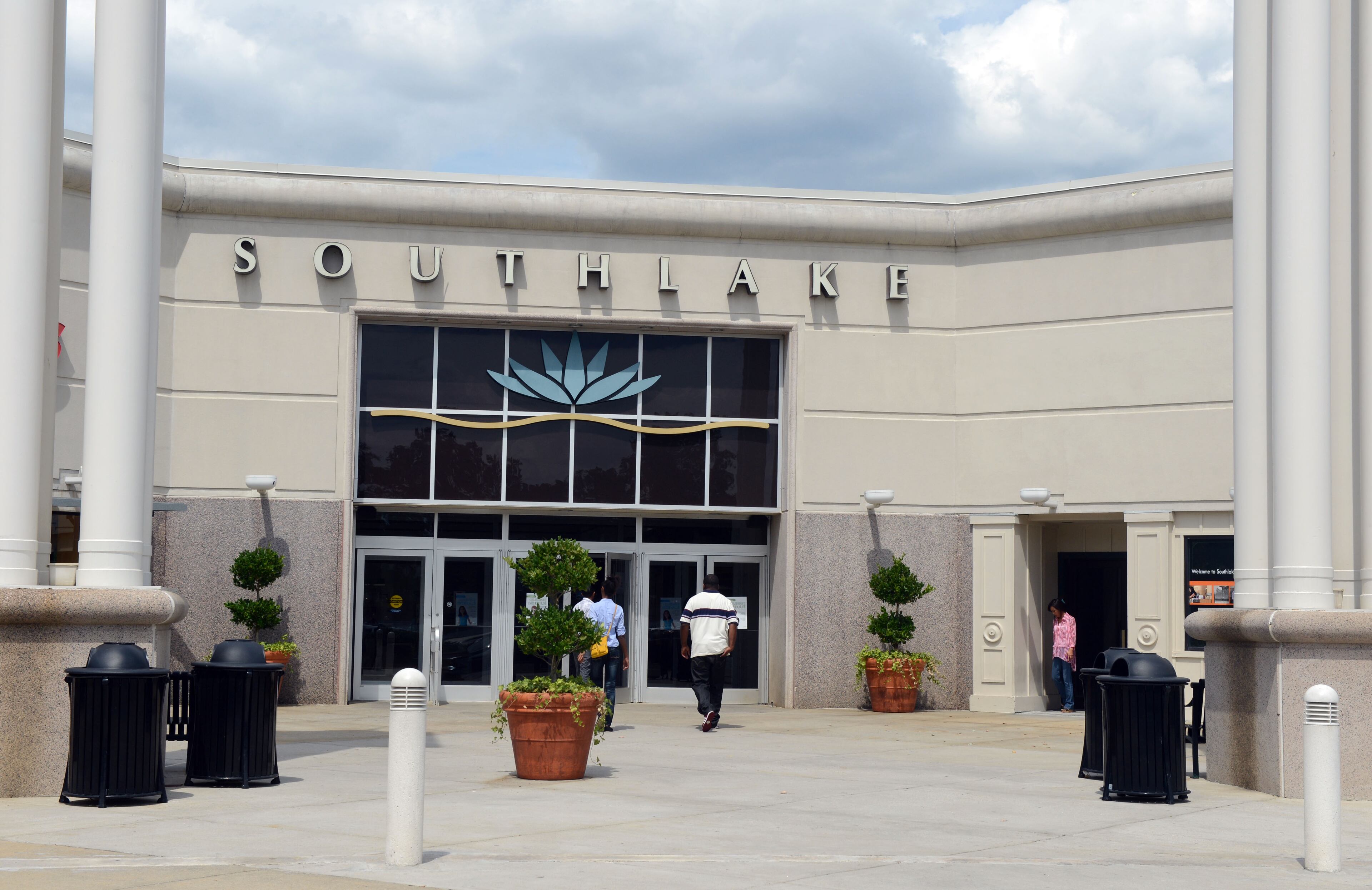Clayton County's Southlake Mall in Clayton County was taken back in foreclosure on behalf of the lender, according to a real estate professional present at the county courthouse auction Tuesday.