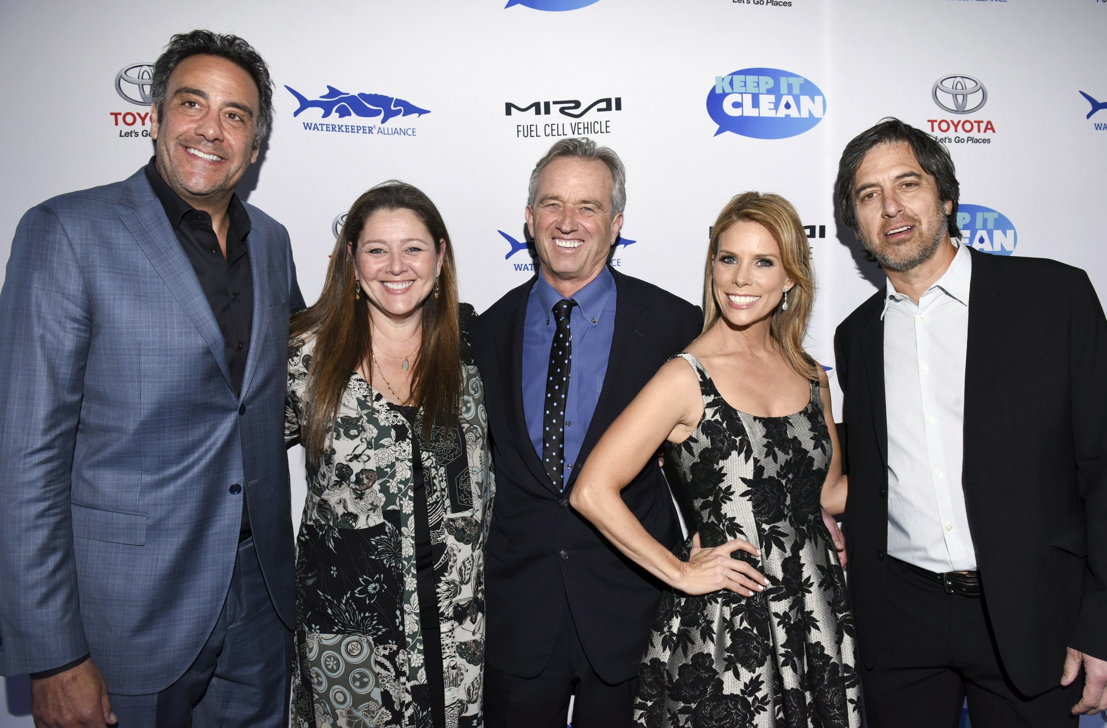 LOS ANGELES, CA - APRIL 22: Actors Brad Garrett, and Camryn Manheim, President of the Board of the Waterkeeper Alliance Robert F. Kennedy, Jr. and actors Cheryl Hines and Ray Romano attends Keep It Clean To Benefit Waterkeeper Alliance Live Earth Day Comedy Benefit on April 22, 2015 in Los Angeles, California. (Photo by Vivien Killilea/Getty Images for Waterkeeper Alliance)