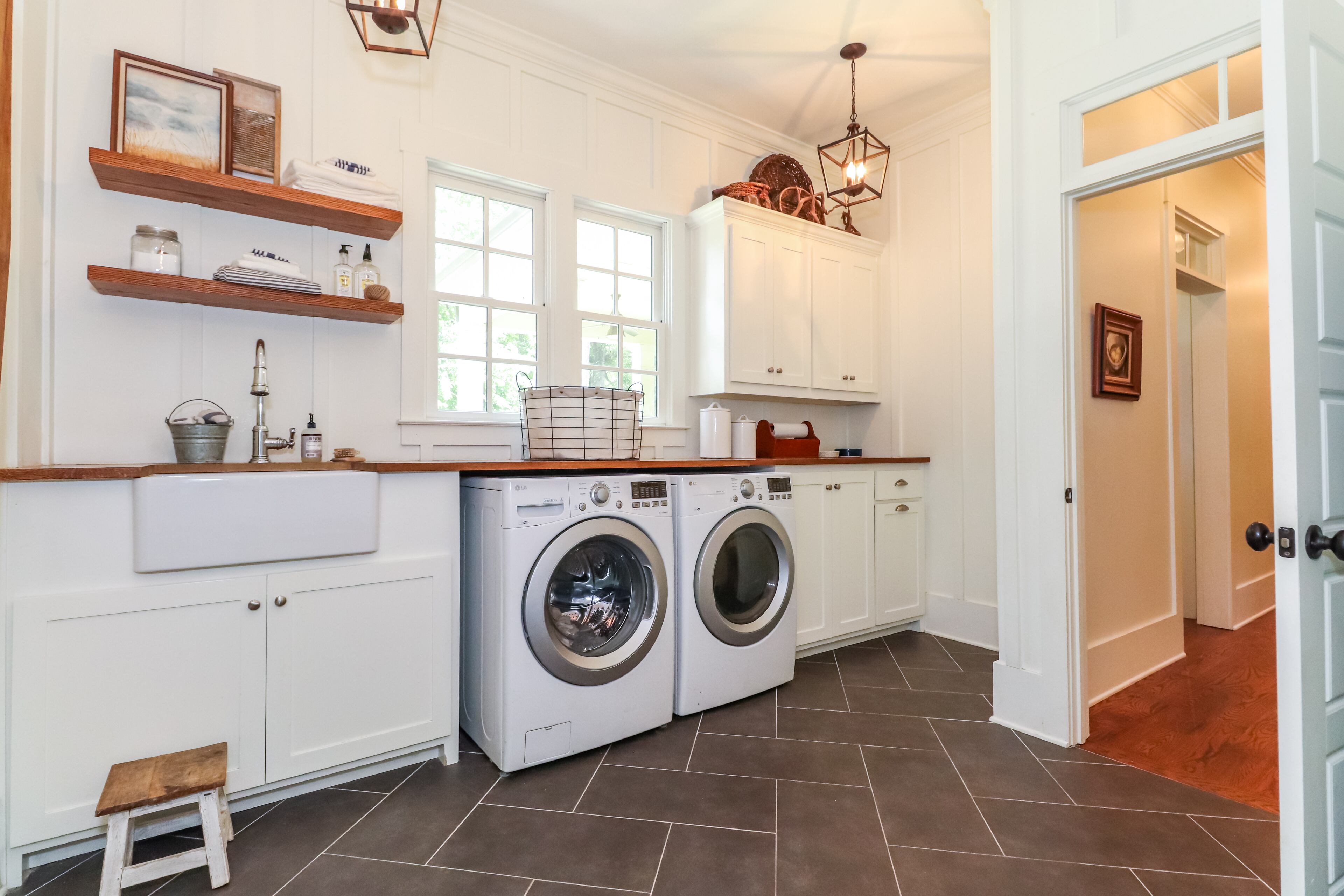 Country music's Jo Dee Messina has placed her Atlanta mansion on the market, and it's an absolute luxury listing stunner.
Courtesy of Tyler Willis Photography