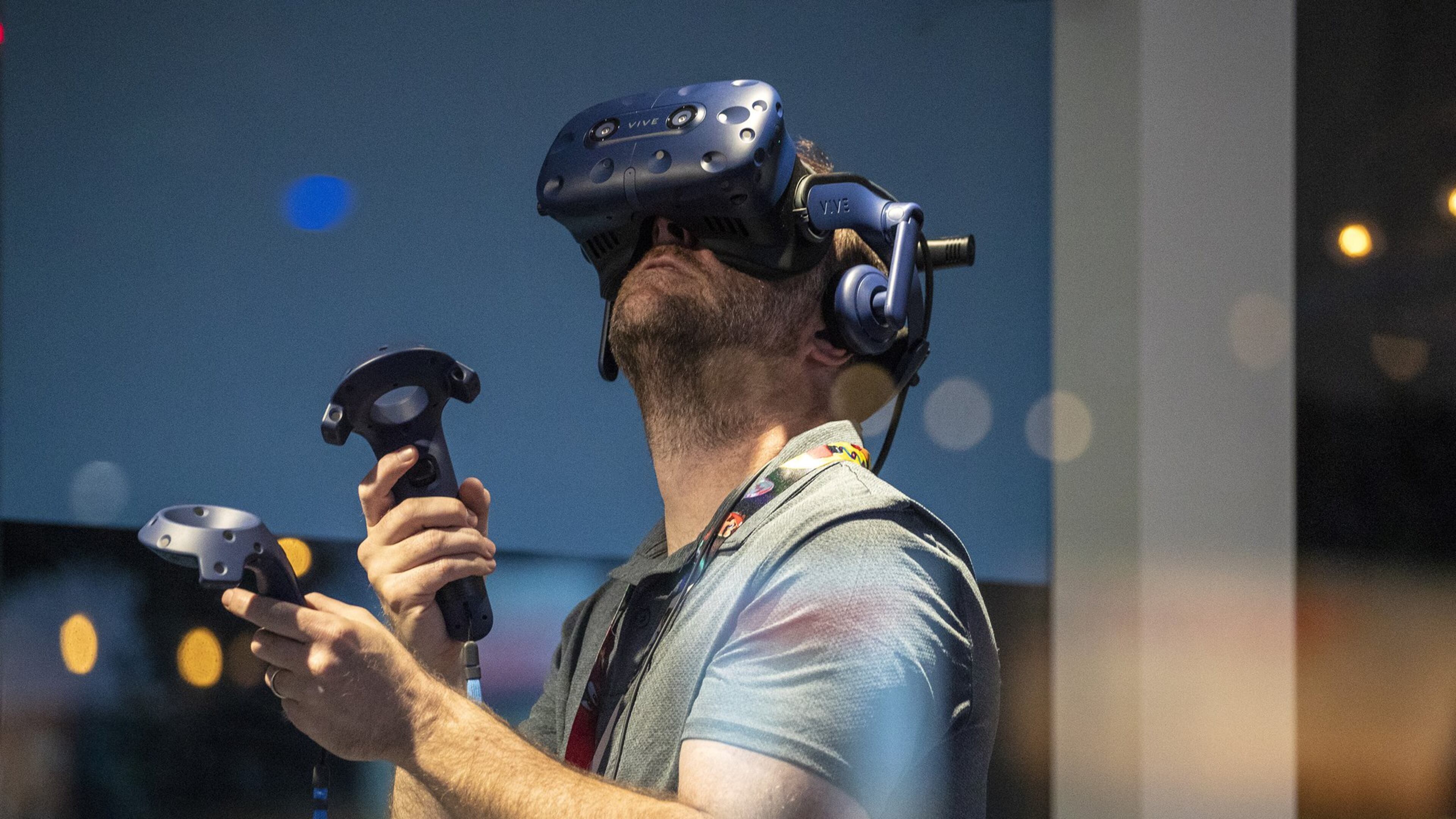 Todd Stoudnor tries his hand on Bethesda VR one the opening day of Gaming show E3 2018 on Tuesday morning June 12, 2018 at Los Angeles Convention Center.(Irfan Khan / Los Angeles Times/TNS)