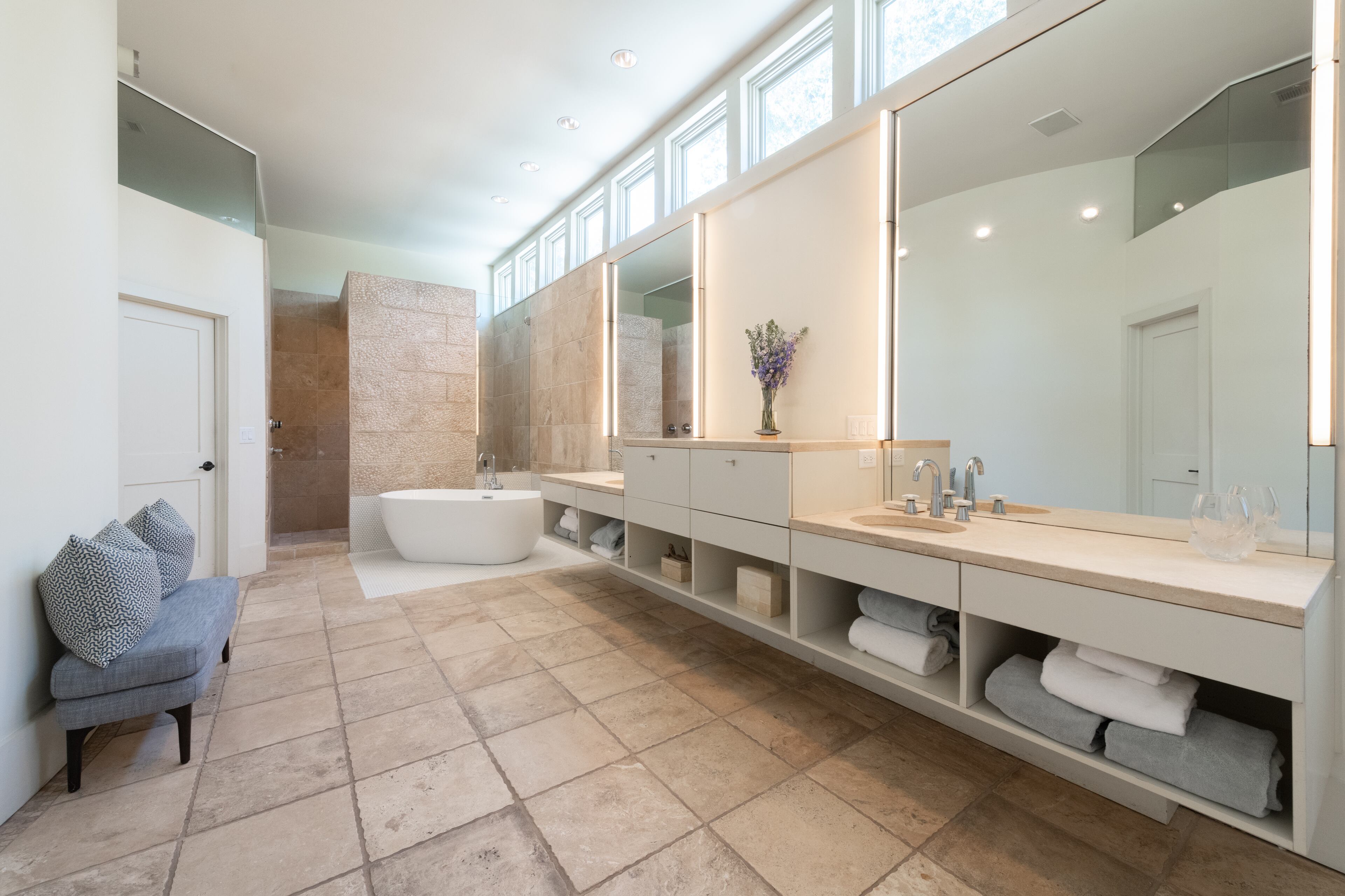 Located at 355 Glen Lake Drive, this Sandy Springs, Georgia property is currently on the market for $2,490,000.
Courtesy of Betsy Akers and Atlanta Fine Homes | Sotheby's International Realty