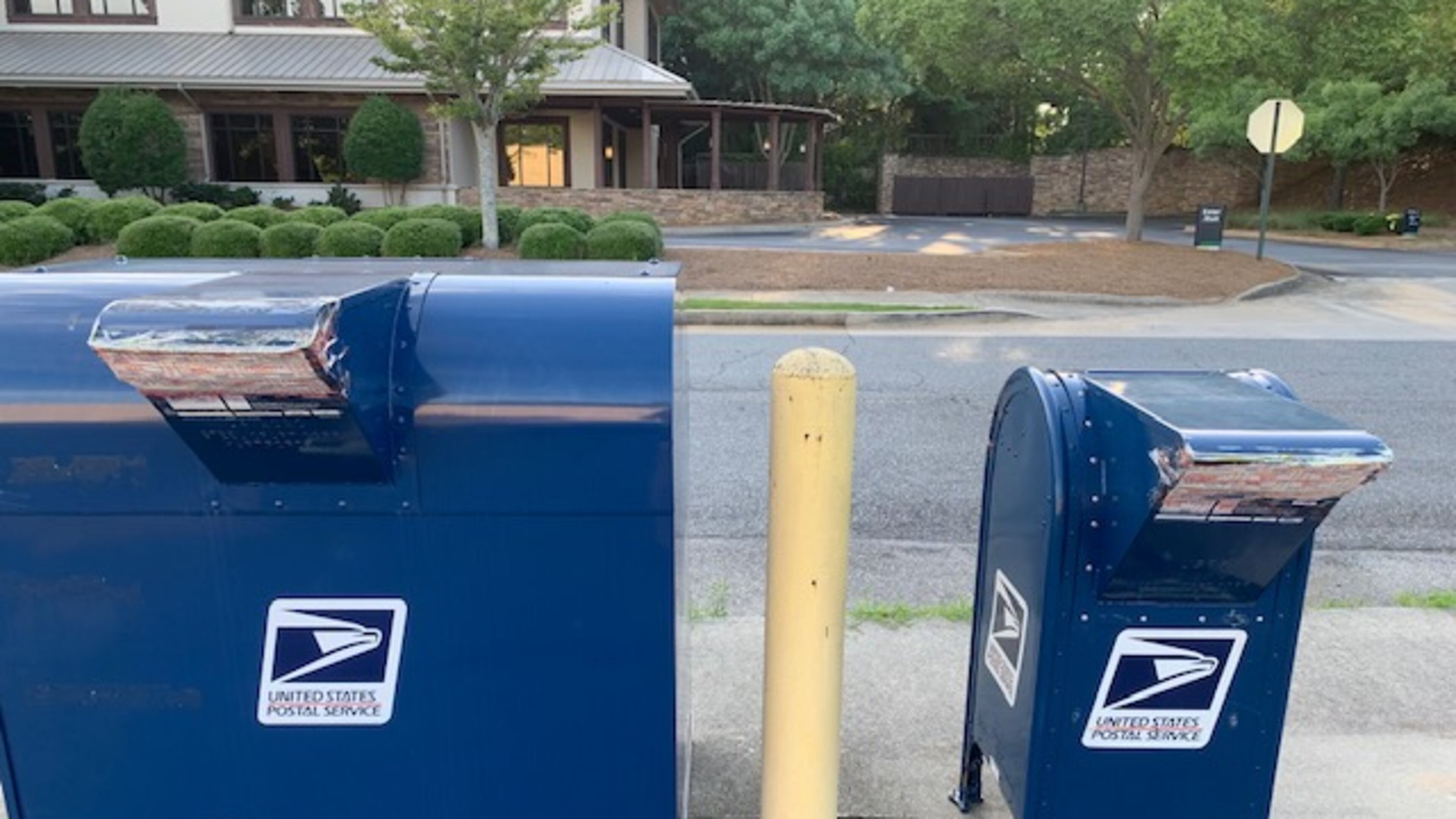 Ron Kurtz wants better service options at the Alpharetta post office.