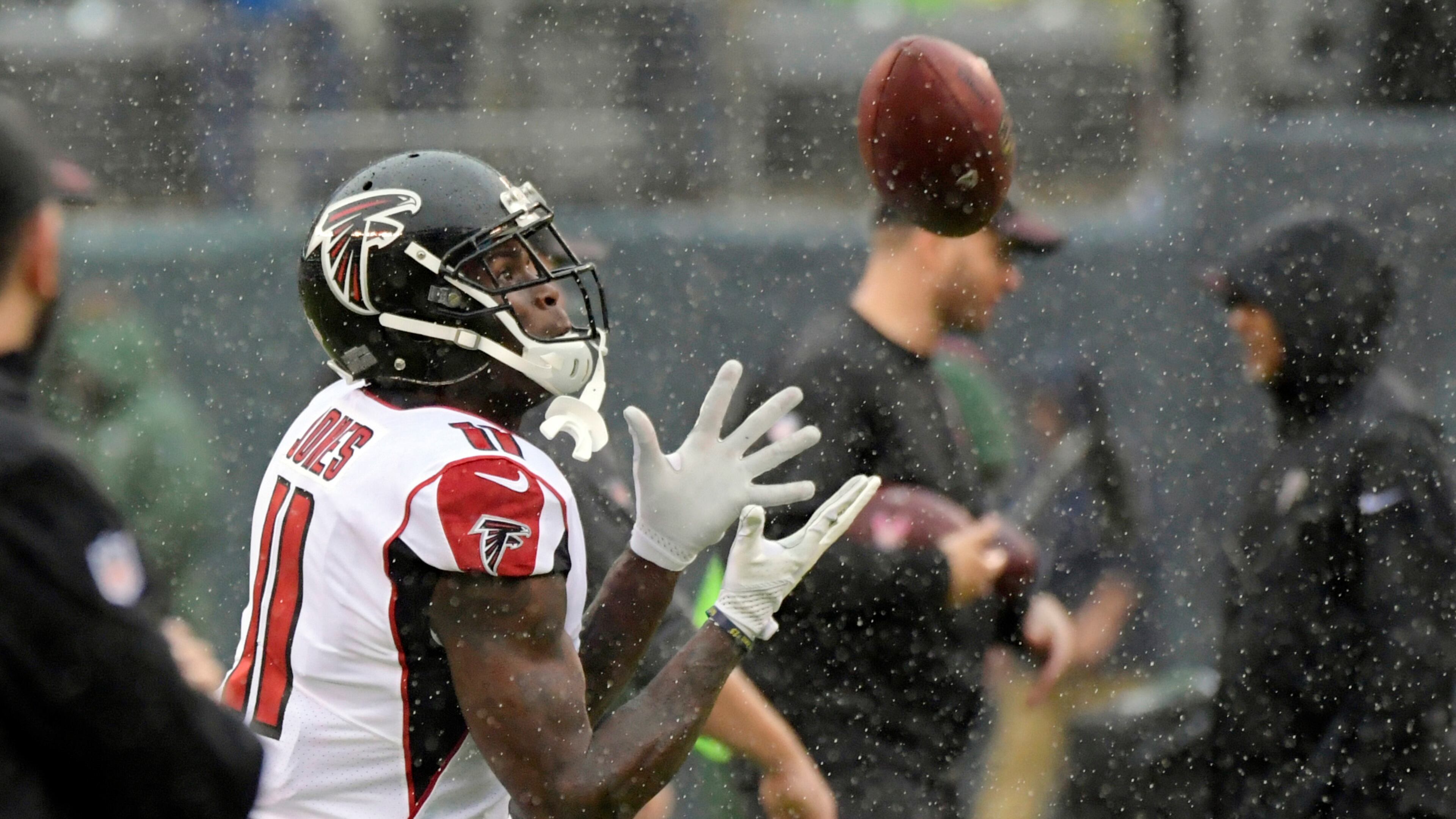 Atlanta Falcons wide receiver Julio Jones (11) warms up before an NFL football game against the New York Jets Sunday, Oct. 29, 2017, in East Rutherford, N.J. (AP Photo/Bill Kostroun)